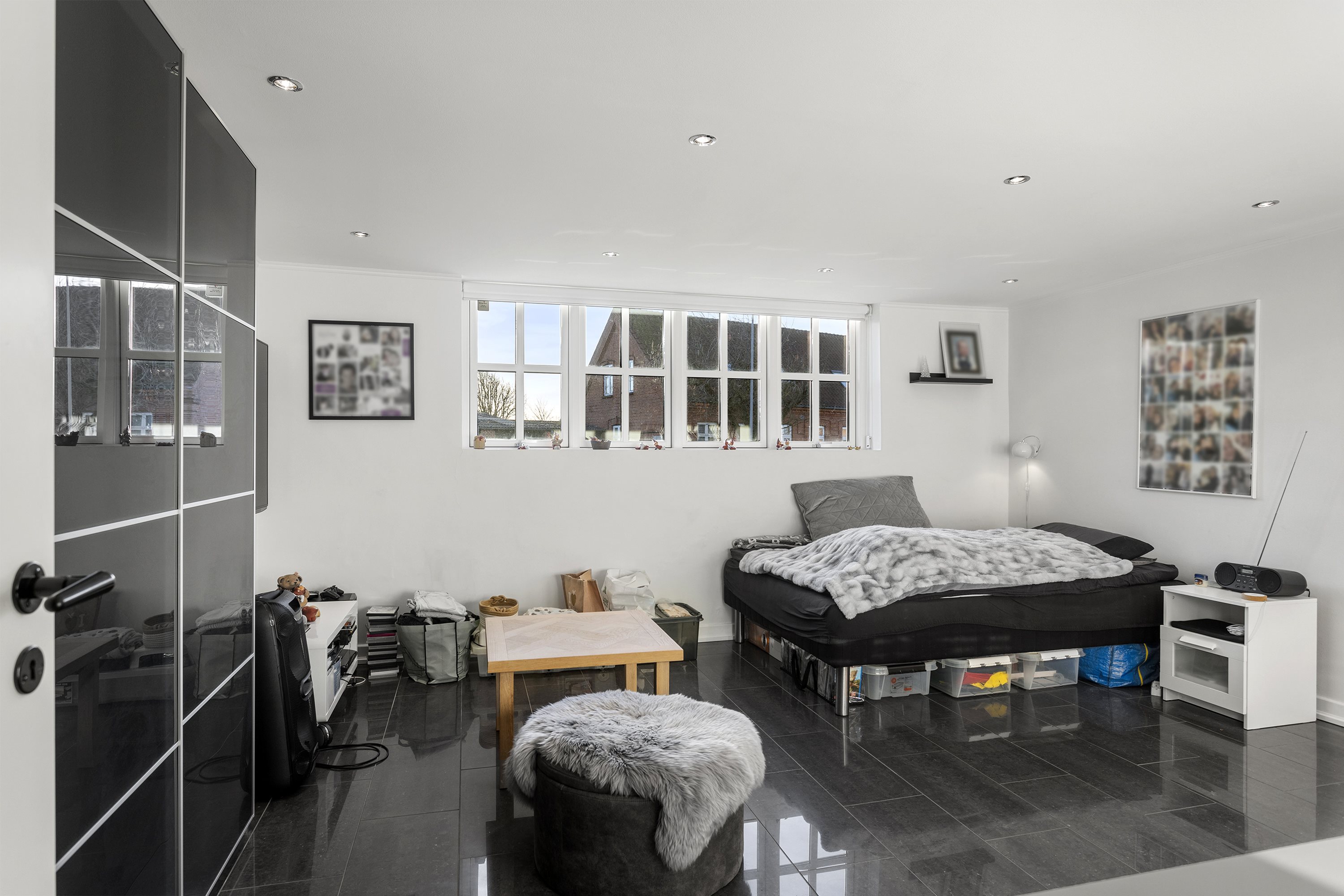 Fremhævet værelse billede i fuldskærmstilstand. Billede af Kløvermarksvej 11, 9800 Hjørring