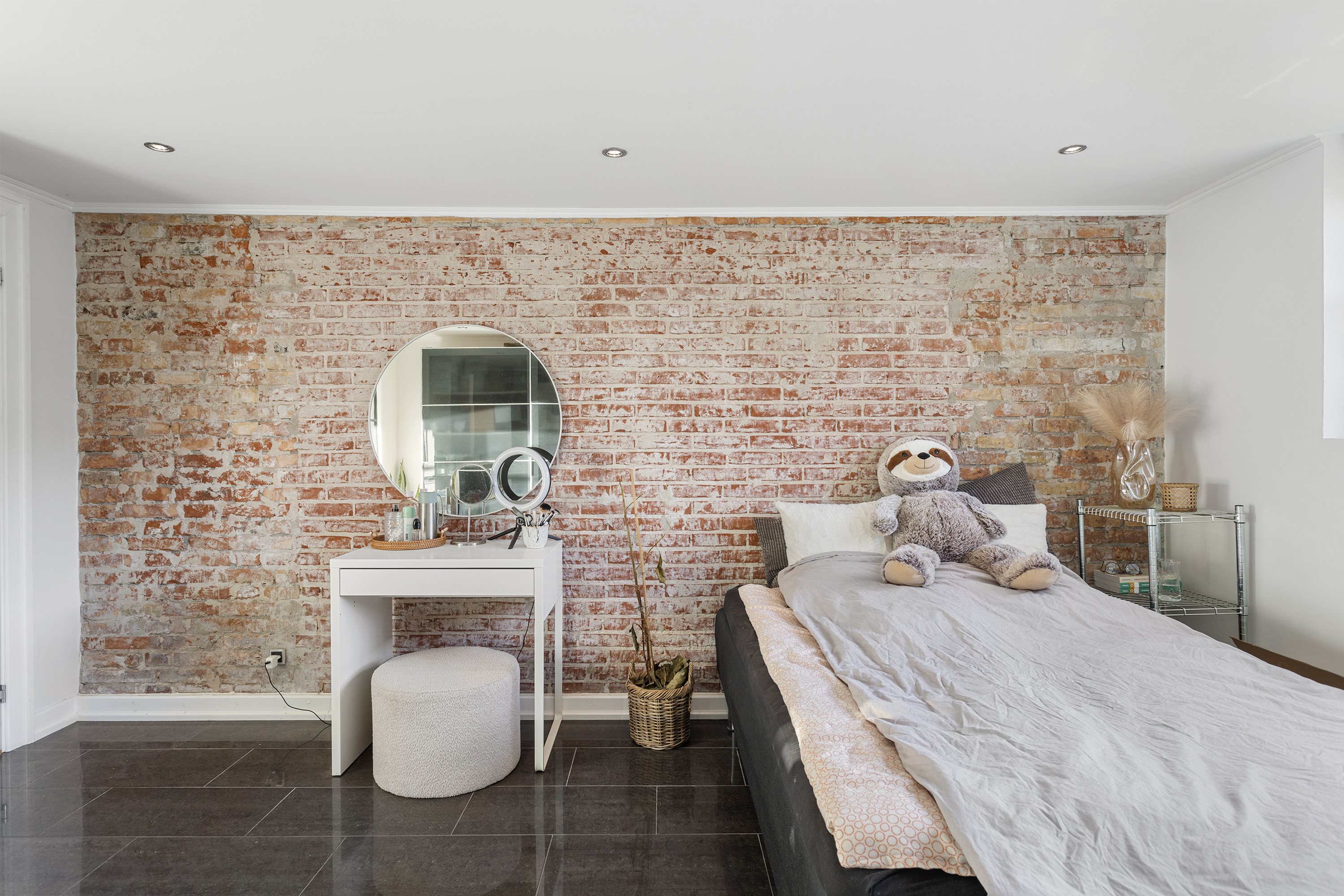 Fremhævet værelse billede i fuldskærmstilstand. Billede af Kløvermarksvej 11, 9800 Hjørring