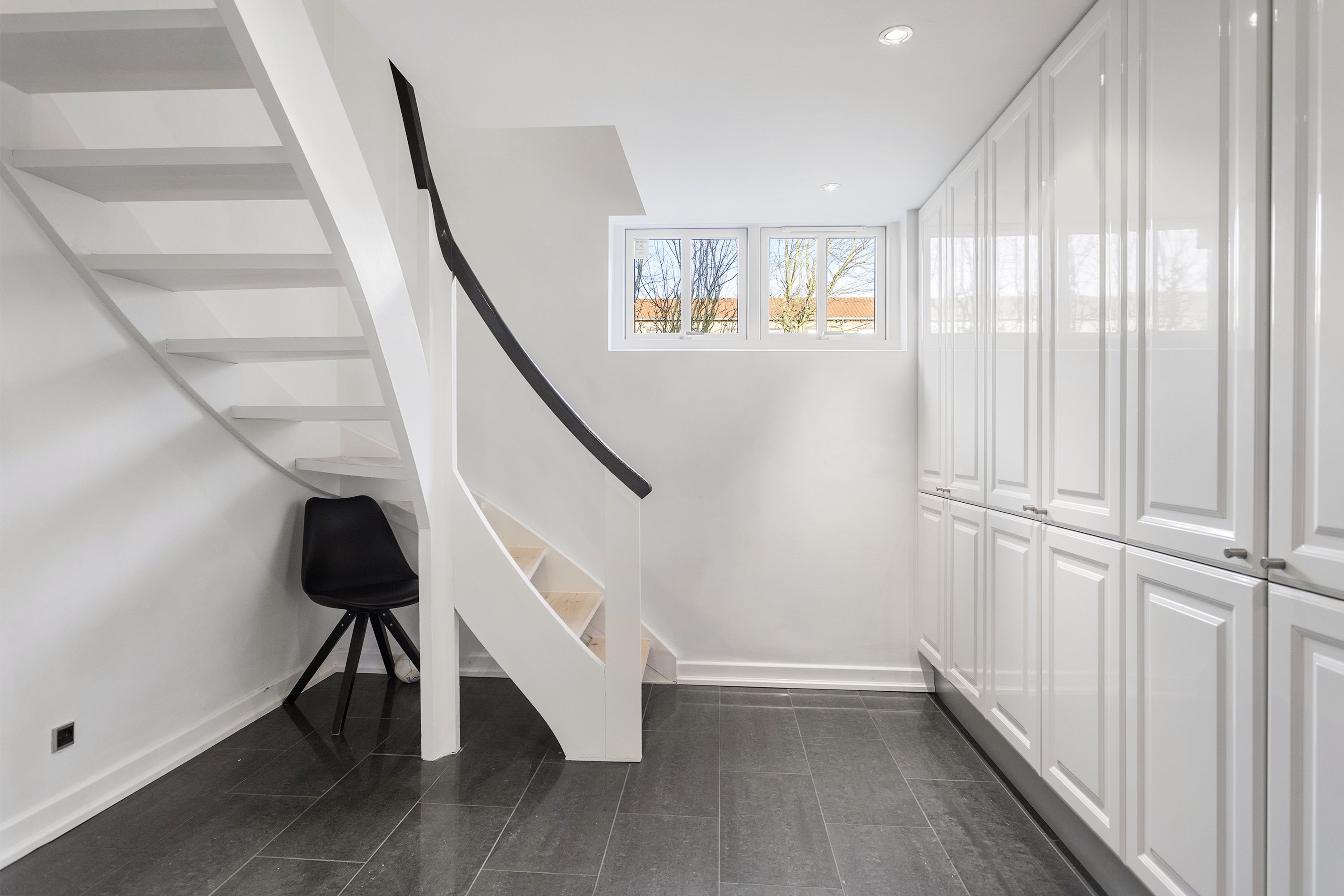 Fremhævet gang billede i fuldskærmstilstand. Billede af Kløvermarksvej 11, 9800 Hjørring