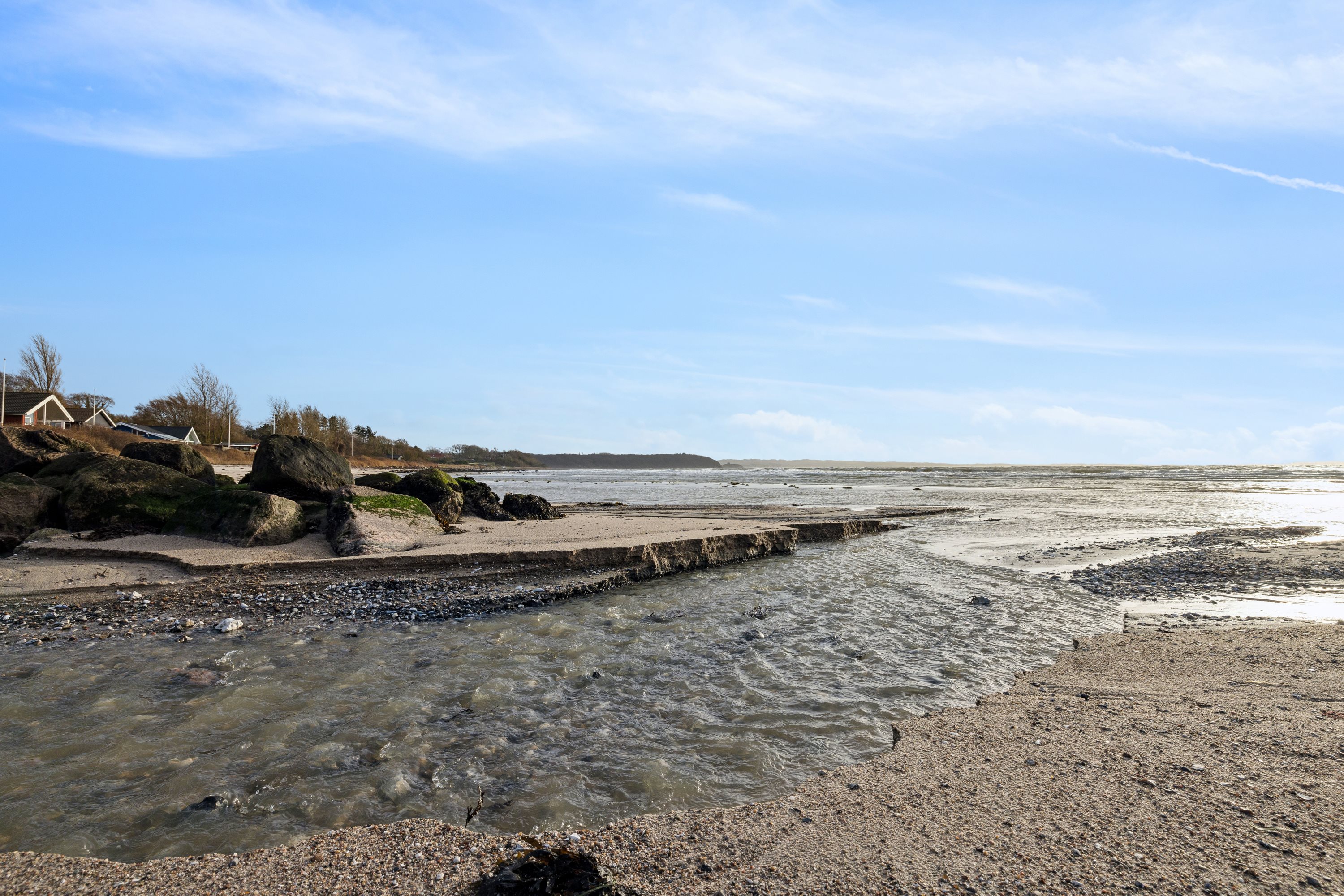 Fremhævet ejendom 1 billede i fuldskærmstilstand. Billede af Strandvejen 6C, Følle Strand, 8410 Rønde