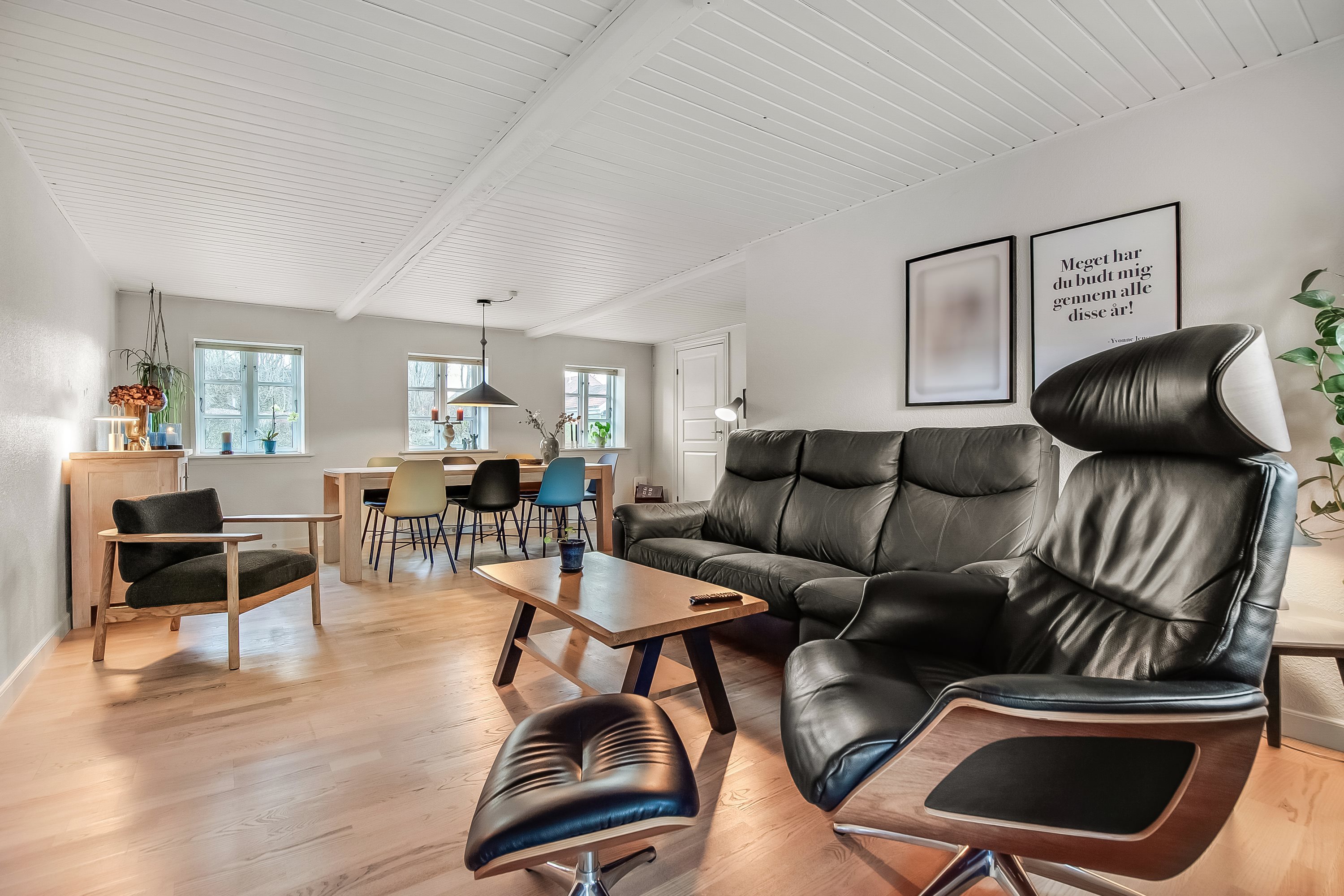 Fremhævet stue billede i fuldskærmstilstand. Billede af Stenholt 1, 6092 Sønder Stenderup