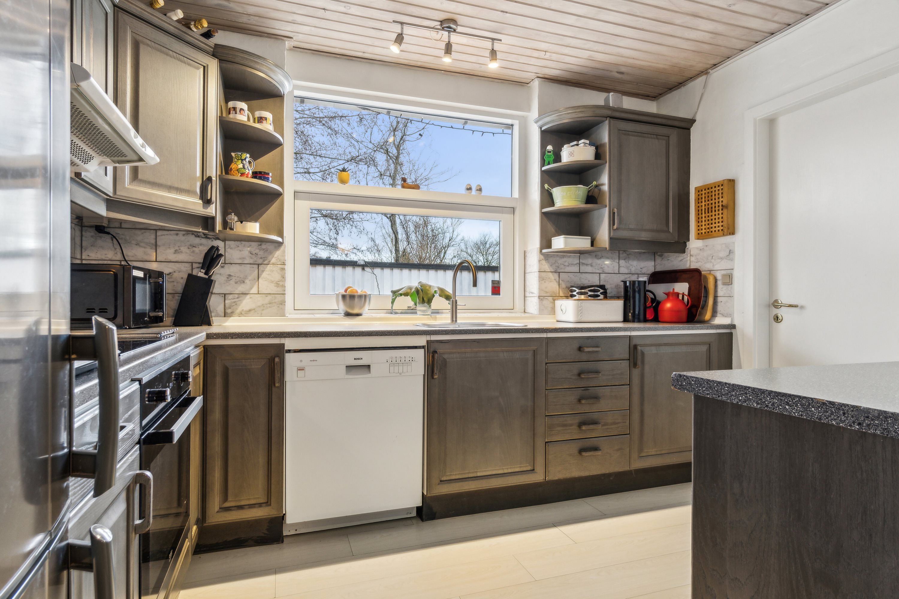 Fremhævet køkken billede i fuldskærmstilstand. Billede af Vænget 11, Lørslev, 9800 Hjørring