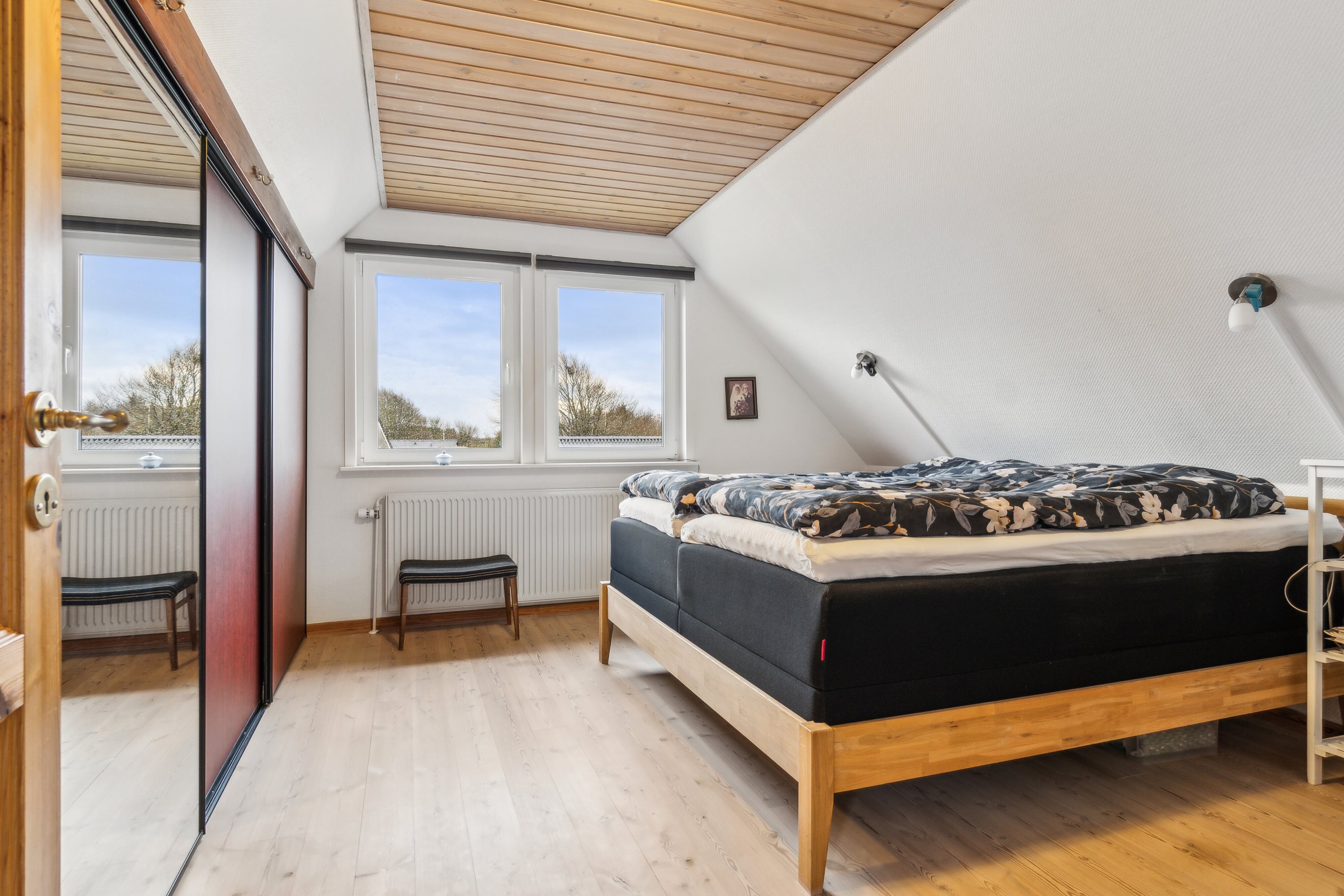Fremhævet soveværelse billede i fuldskærmstilstand. Billede af Vænget 11, Lørslev, 9800 Hjørring