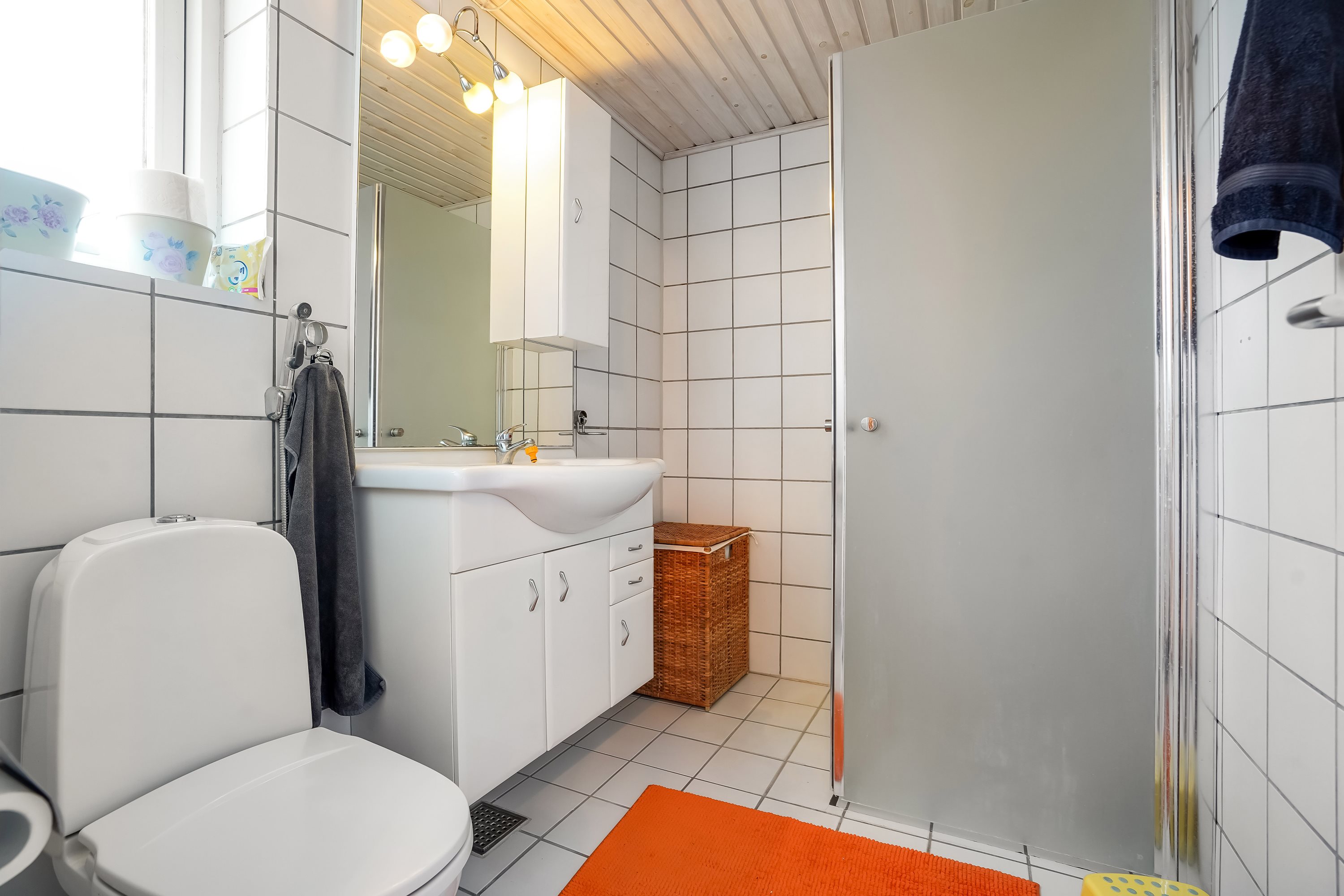 Fremhævet badeværelse billede i fuldskærmstilstand. Billede af Plovgårdsvej 25, Bellinge, 5250 Odense SV