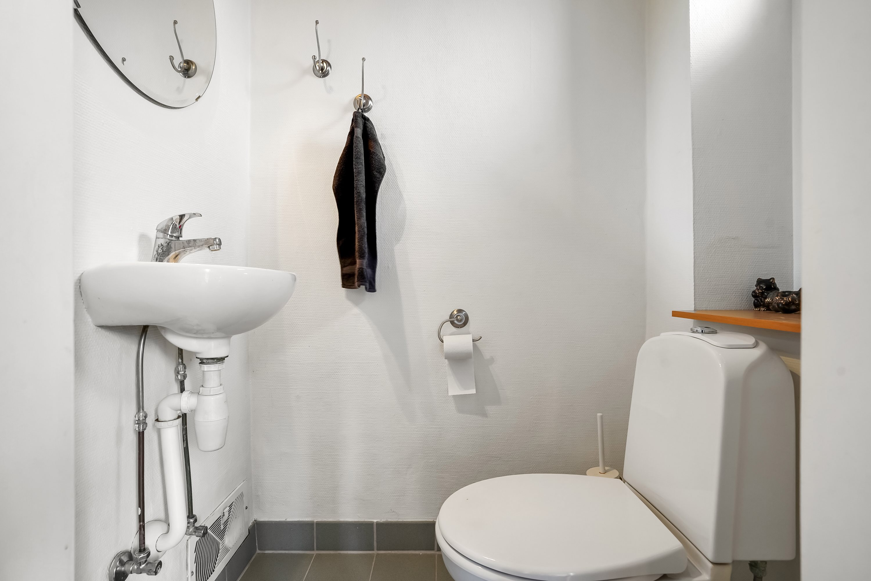 Fremhævet toilet billede i fuldskærmstilstand. Billede af Plovgårdsvej 25, Bellinge, 5250 Odense SV