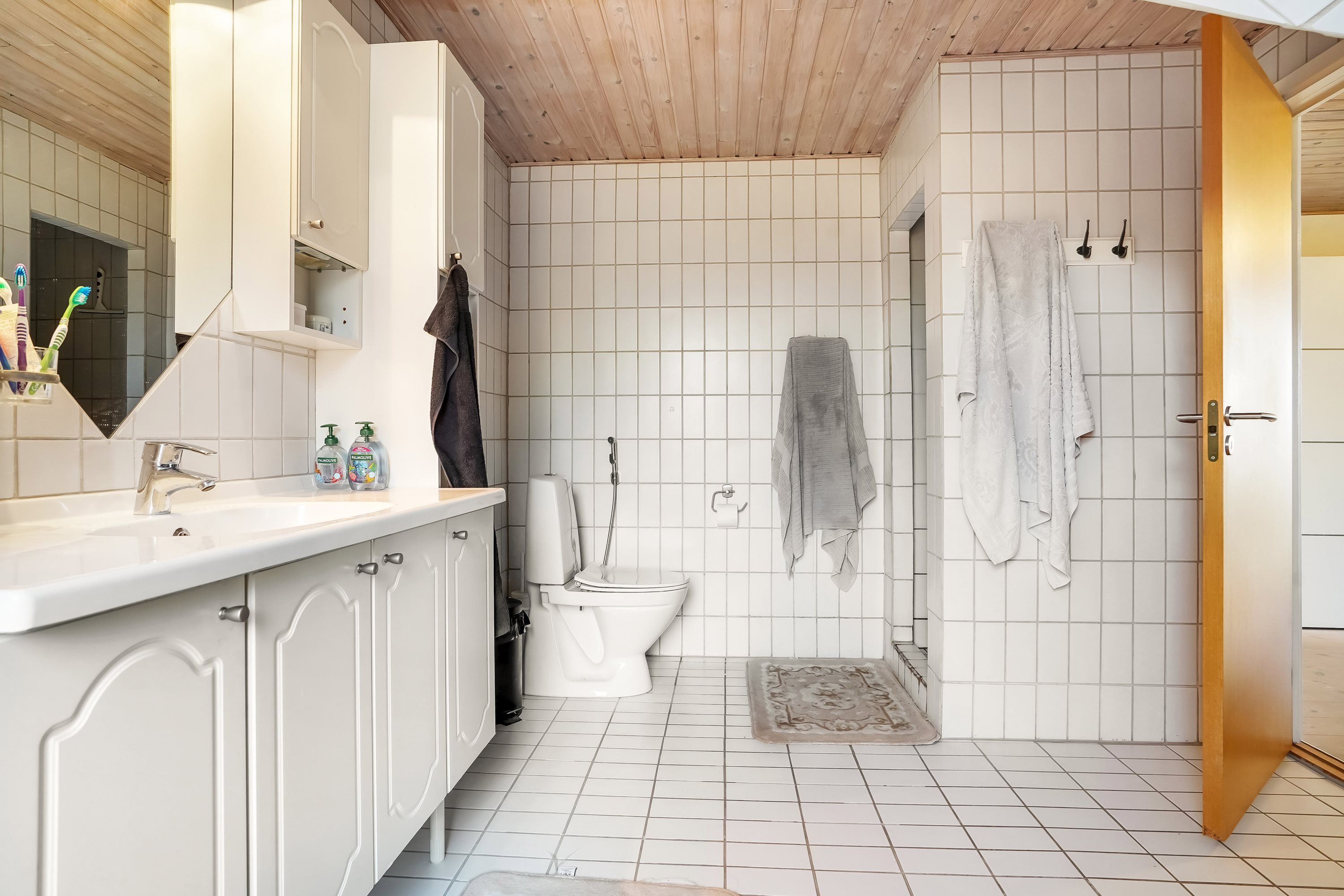 Fremhævet badeværelse billede i fuldskærmstilstand. Billede af Plovgårdsvej 25, Bellinge, 5250 Odense SV