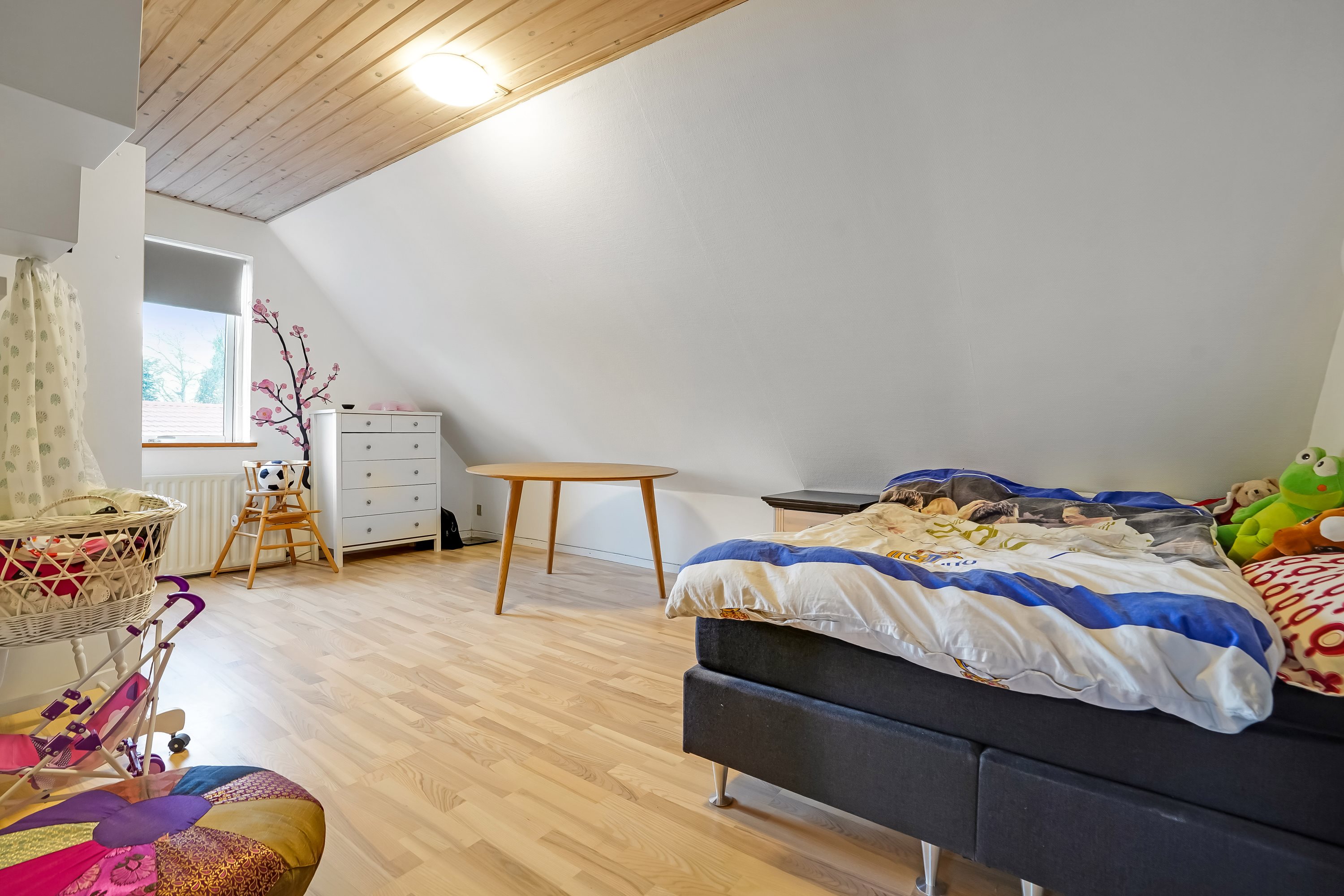 Fremhævet værelse billede i fuldskærmstilstand. Billede af Plovgårdsvej 25, Bellinge, 5250 Odense SV