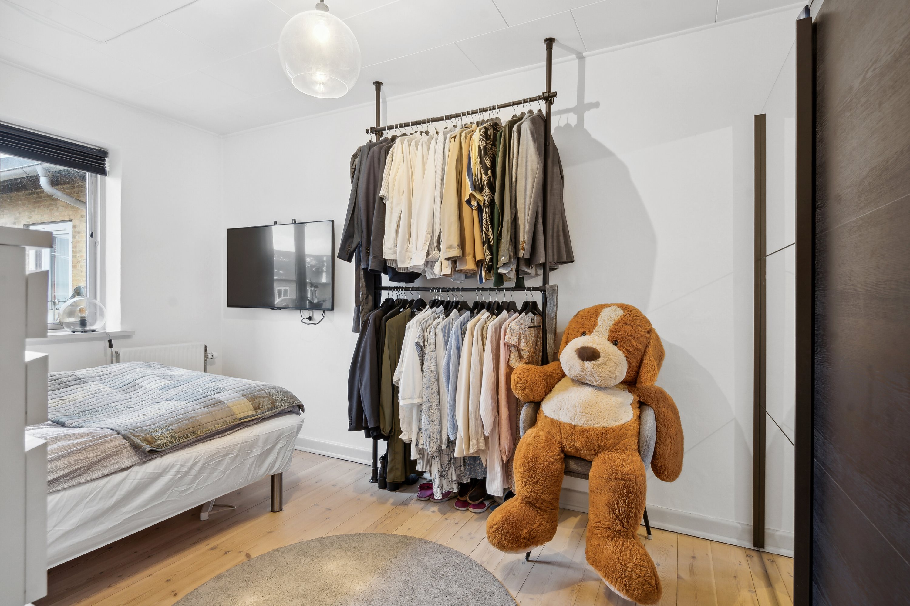 Fremhævet soveværelse billede i fuldskærmstilstand. Billede af Schacksgade 17, 3. th., 5000 Odense C