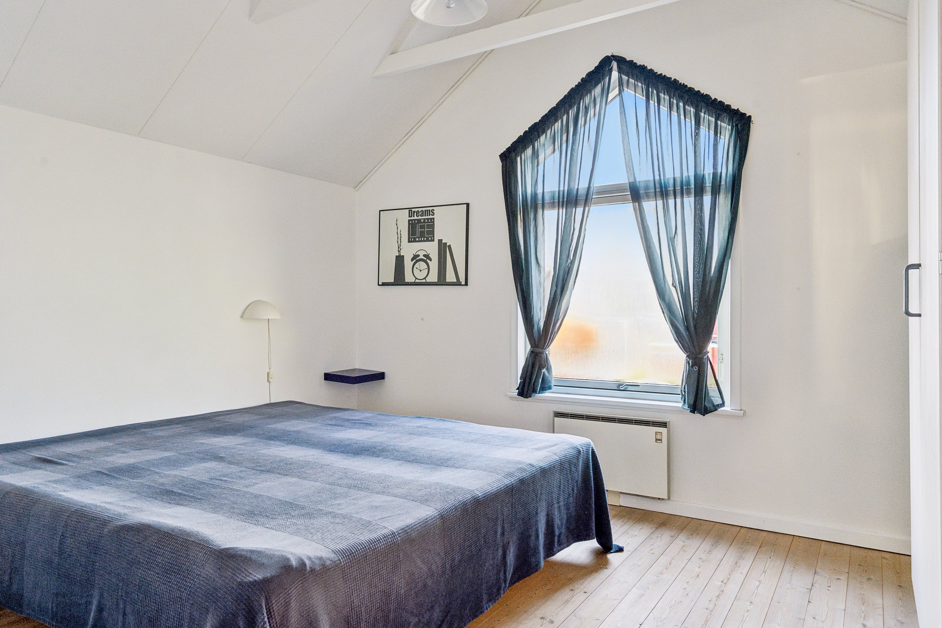 Fremhævet værelse billede i fuldskærmstilstand. Billede af Stranden 30, Øster Hurup, 9560 Hadsund