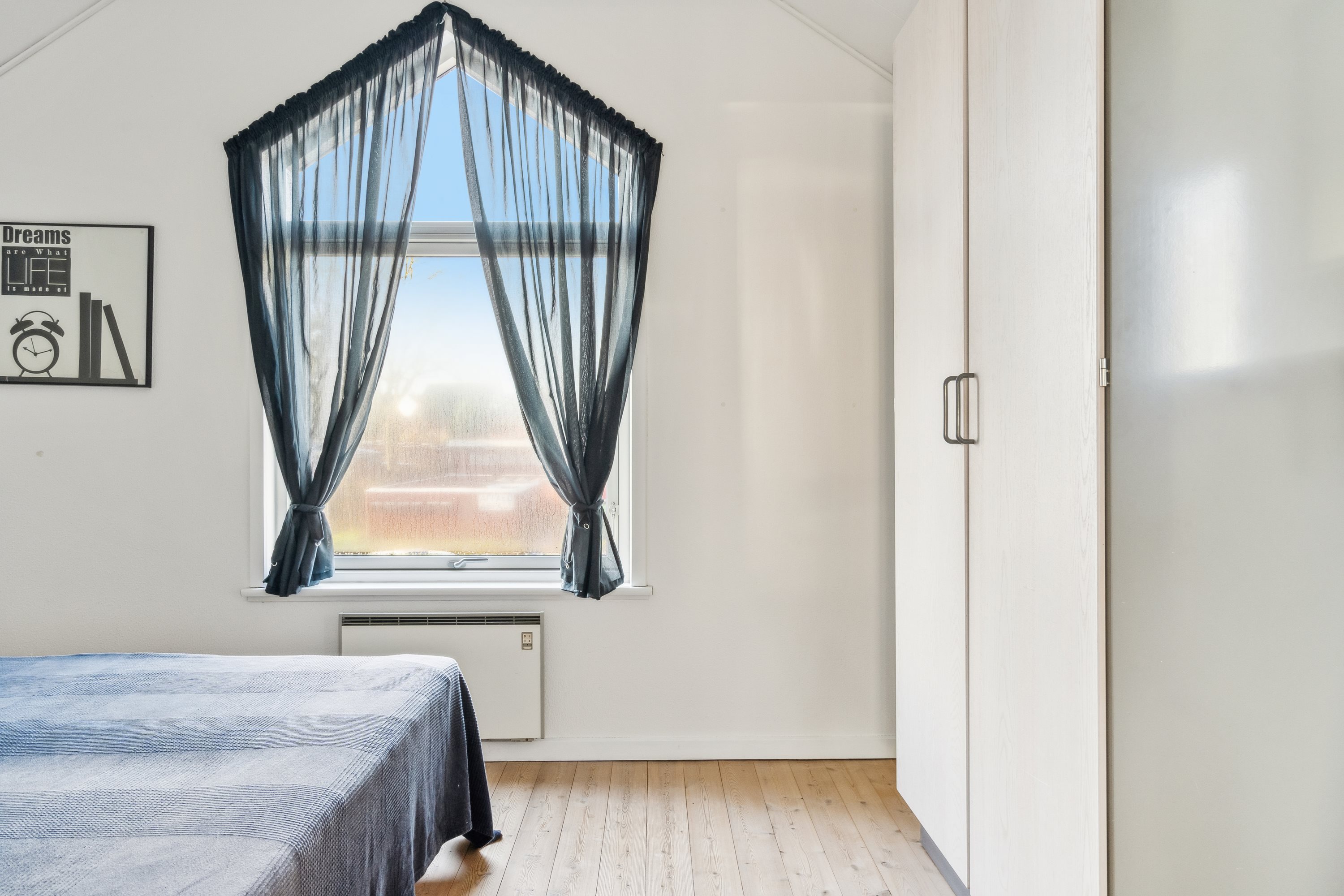 Fremhævet værelse billede i fuldskærmstilstand. Billede af Stranden 30, Øster Hurup, 9560 Hadsund