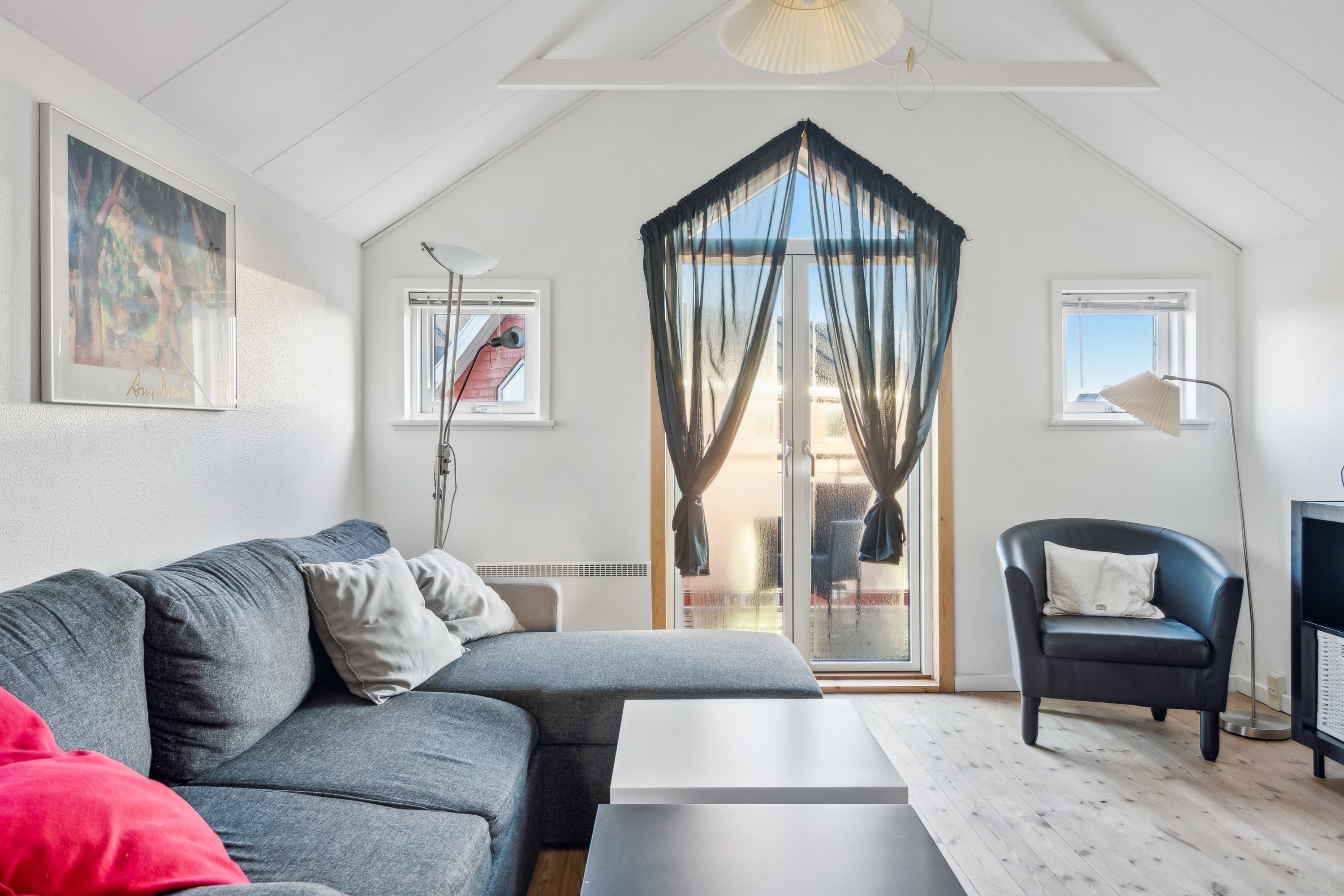 Fremhævet stue billede i fuldskærmstilstand. Billede af Stranden 30, Øster Hurup, 9560 Hadsund