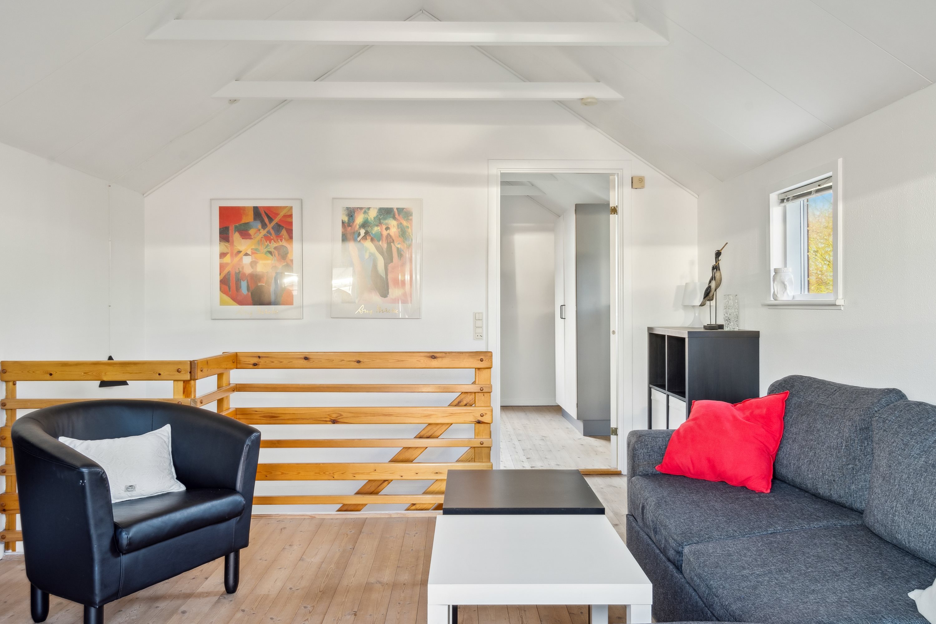 Fremhævet stue billede i fuldskærmstilstand. Billede af Stranden 30, Øster Hurup, 9560 Hadsund