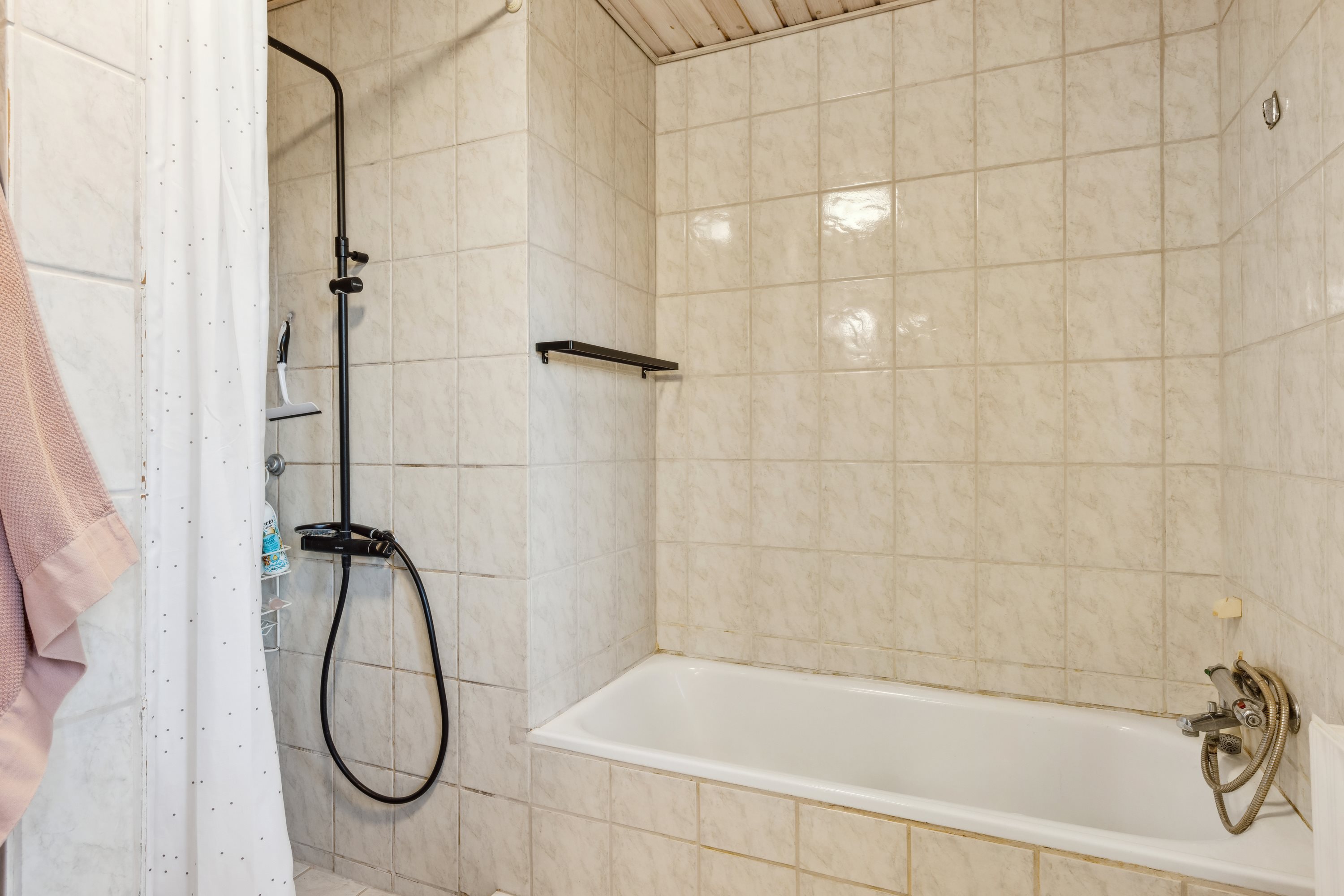 Fremhævet badeværelse billede i fuldskærmstilstand. Billede af Hulvejen 5, Sparkær, 8800 Viborg