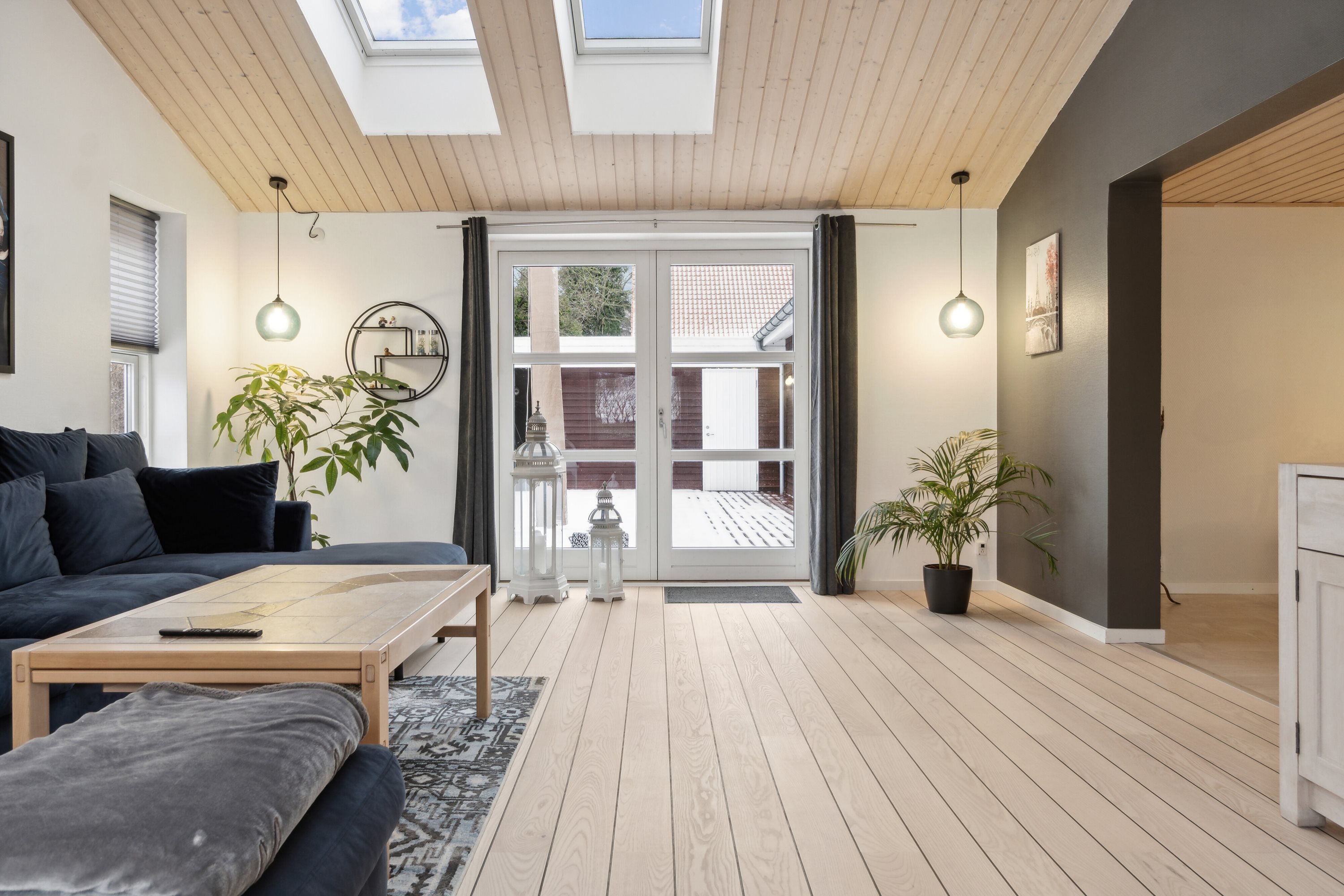 Fremhævet stue billede i fuldskærmstilstand. Billede af Falkevej 1, 4040 Jyllinge