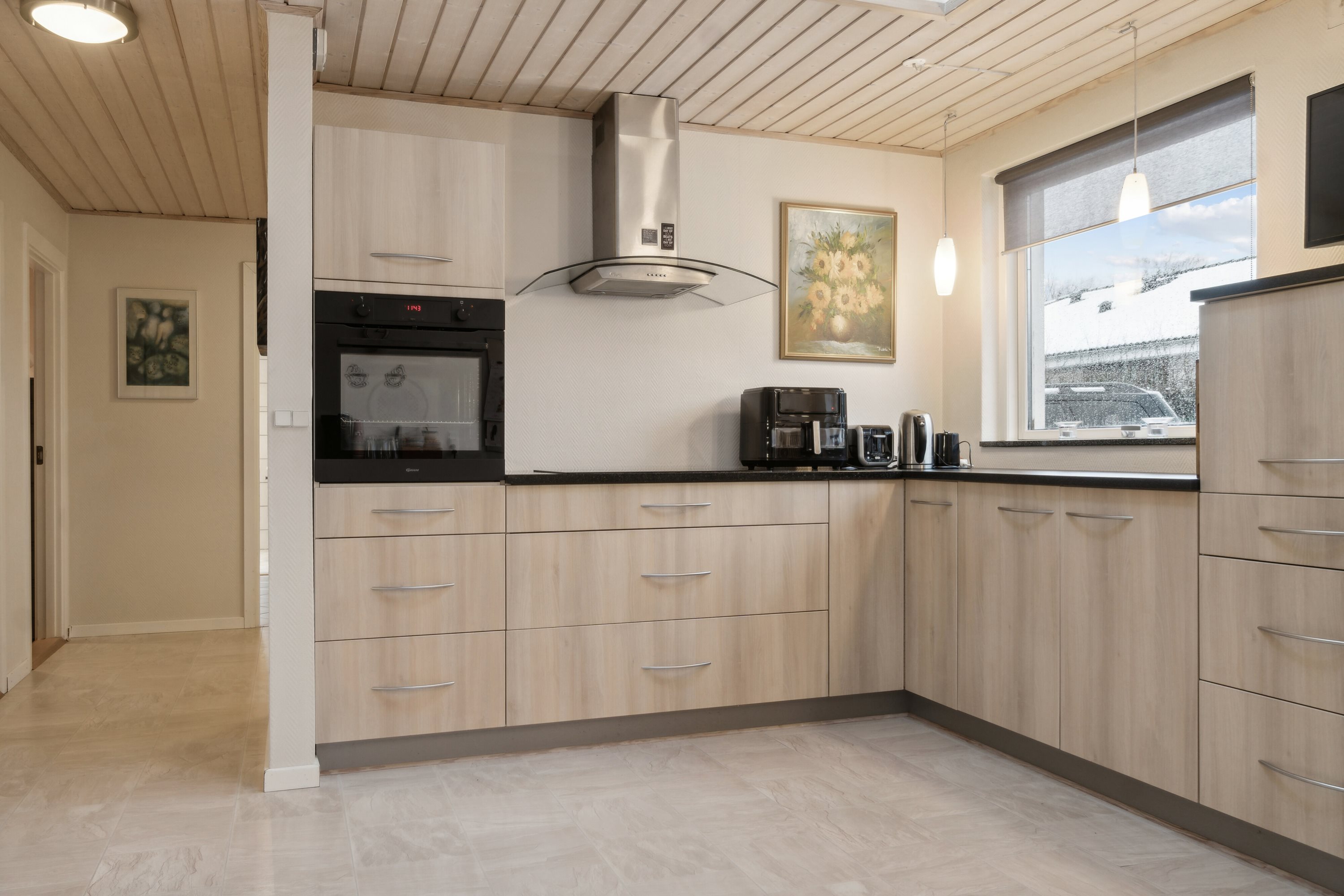 Fremhævet køkken billede i fuldskærmstilstand. Billede af Falkevej 1, 4040 Jyllinge