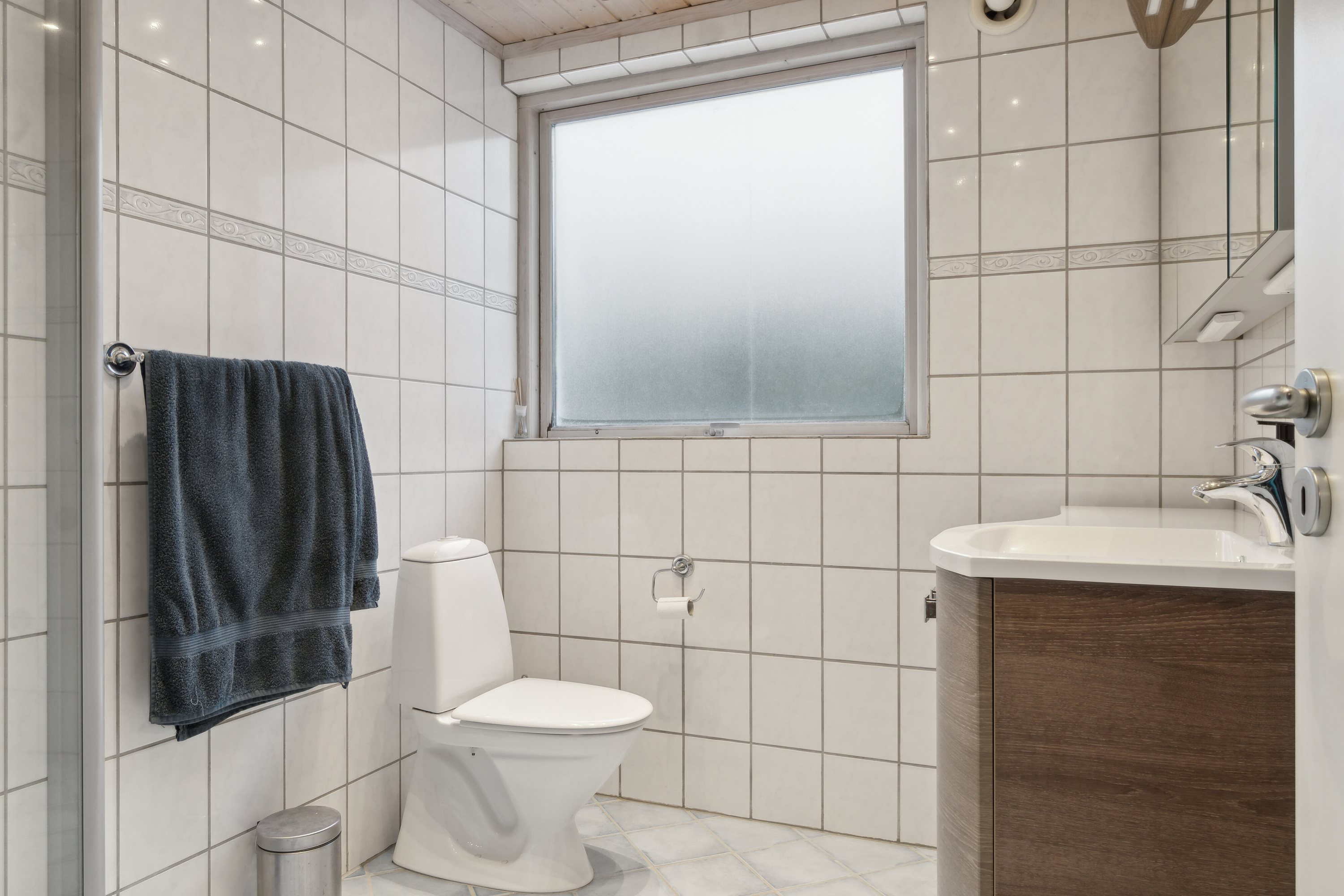 Fremhævet badeværelse billede i fuldskærmstilstand. Billede af Falkevej 1, 4040 Jyllinge