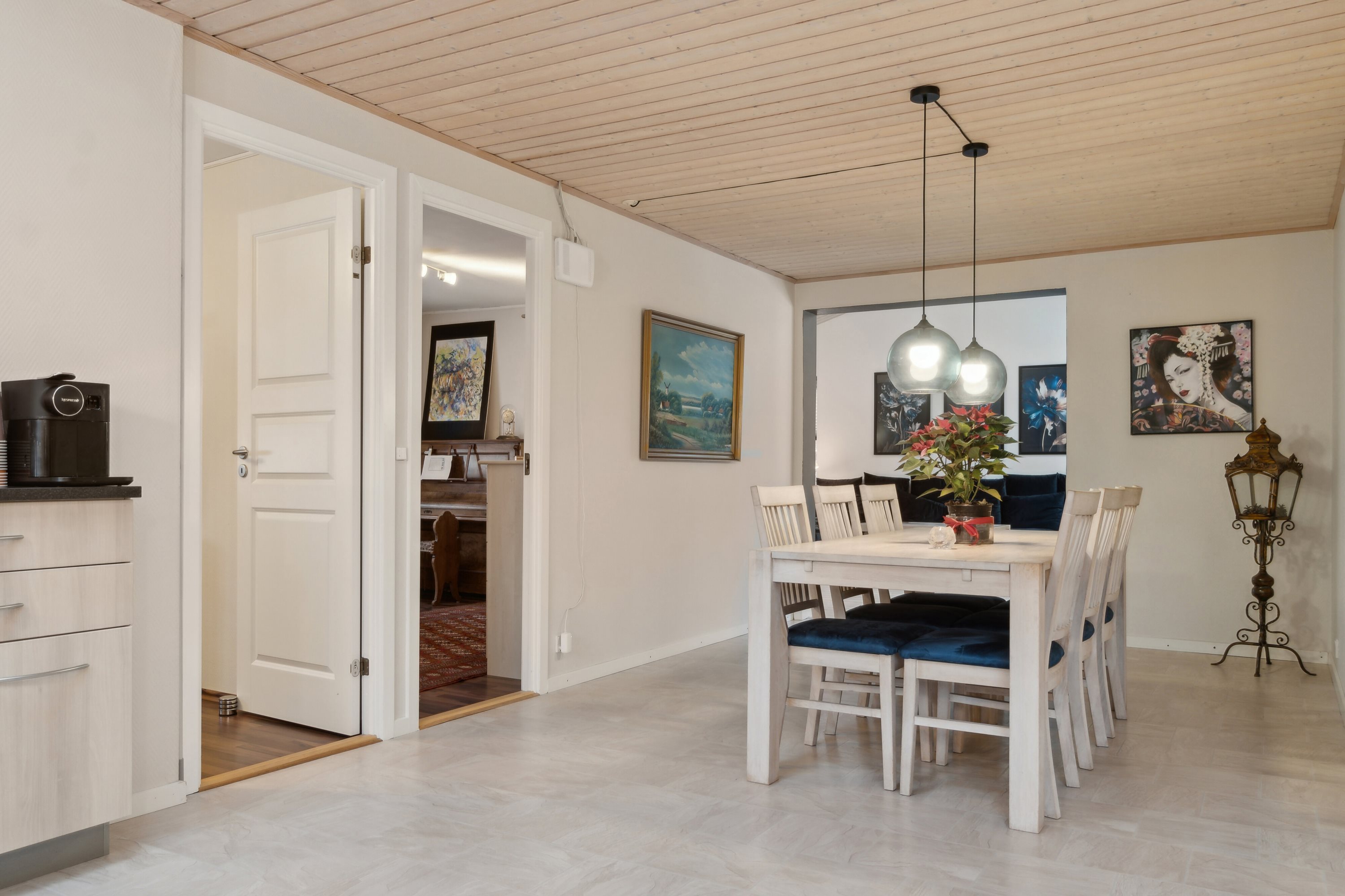 Fremhævet spisestue billede i fuldskærmstilstand. Billede af Falkevej 1, 4040 Jyllinge