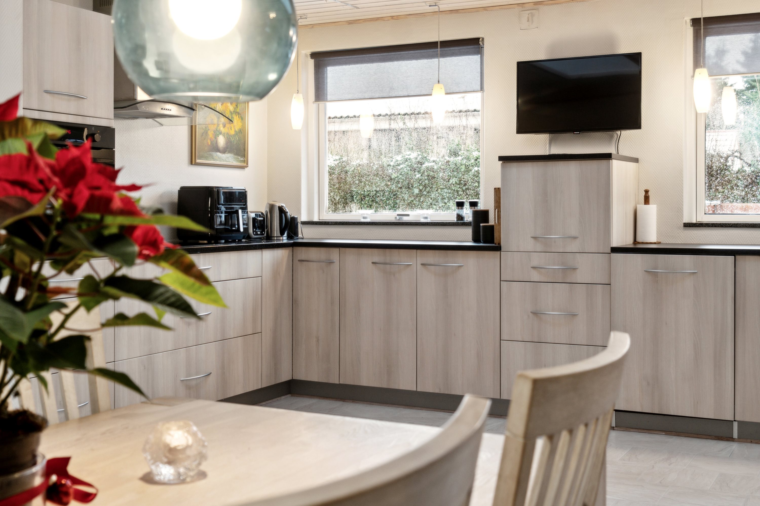 Fremhævet køkken billede i fuldskærmstilstand. Billede af Falkevej 1, 4040 Jyllinge