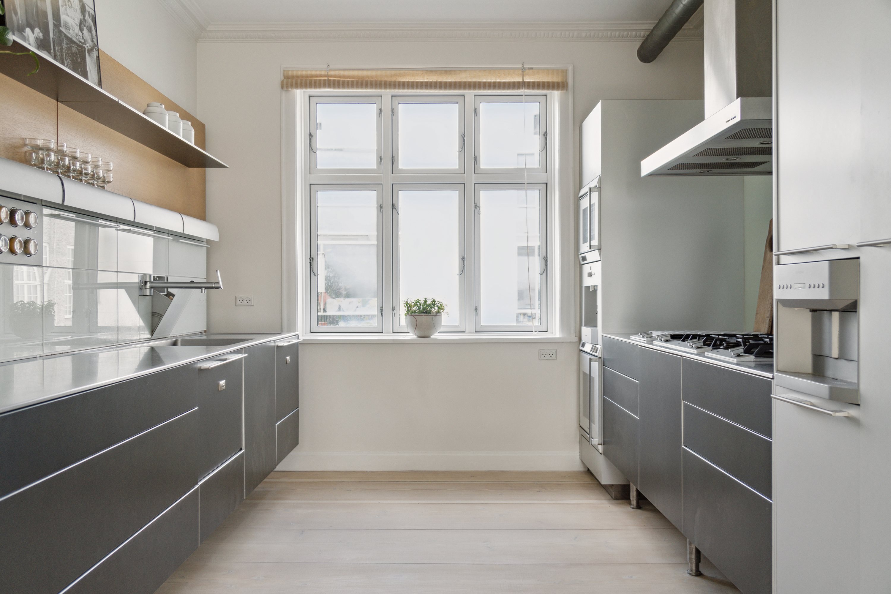 Fremhævet  billede i fuldskærmstilstand. Billede af Becksvej 1, 1., 2930 Klampenborg