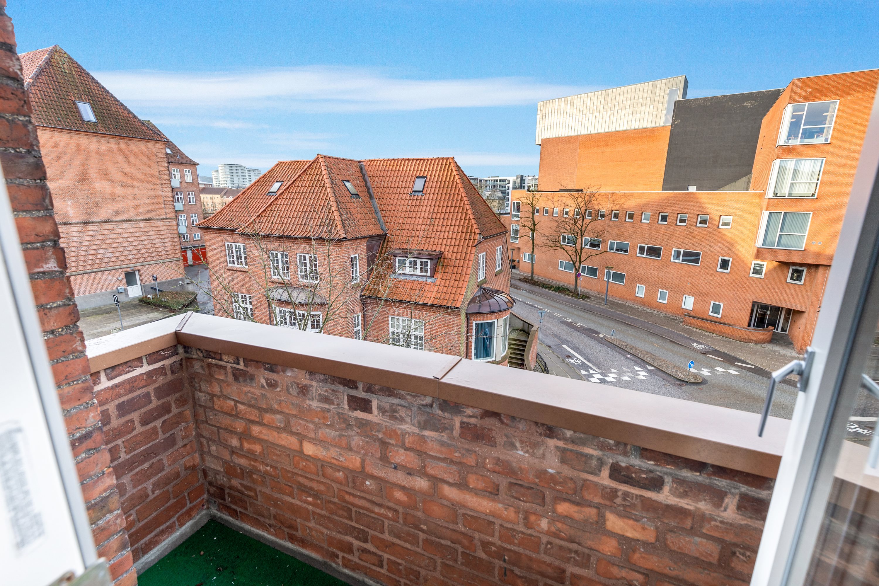 Fremhævet altan billede i fuldskærmstilstand. Billede af Vedelsgade 14, 3. tv., Centrum, 7100 Vejle