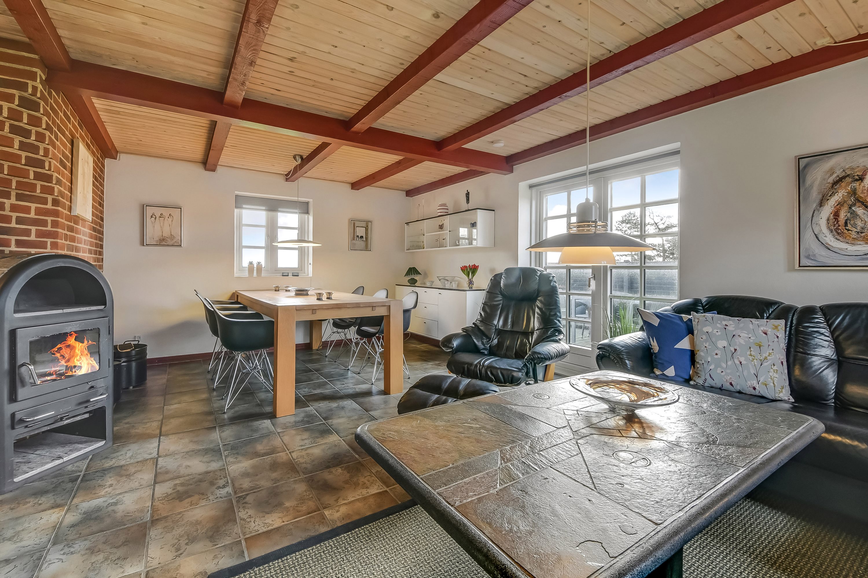 Fremhævet stue billede i fuldskærmstilstand. Billede af Knakvej 26, Vedersø, 6990 Ulfborg