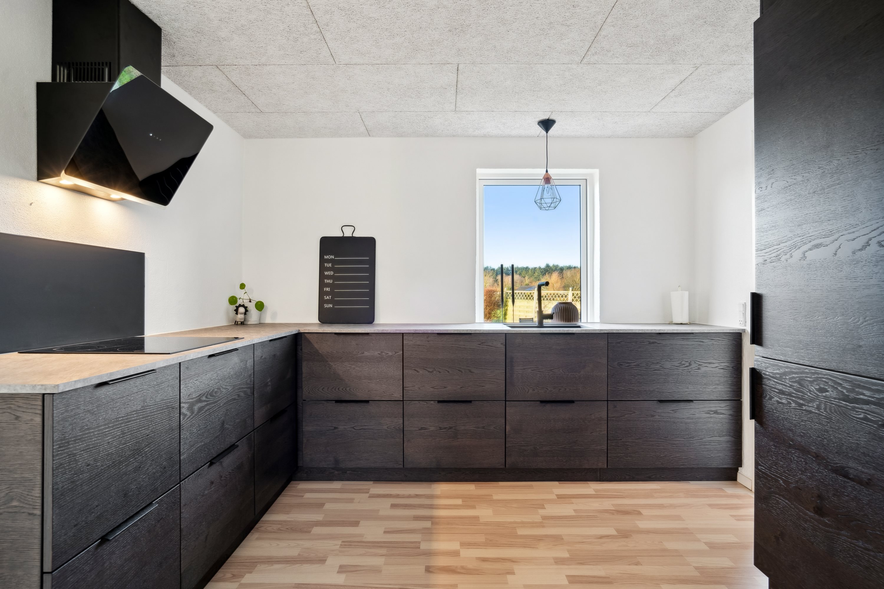 Miniaturebillede 2: køkken. Billede af Løkkensvej 660, Hundelev, 9480 Løkken