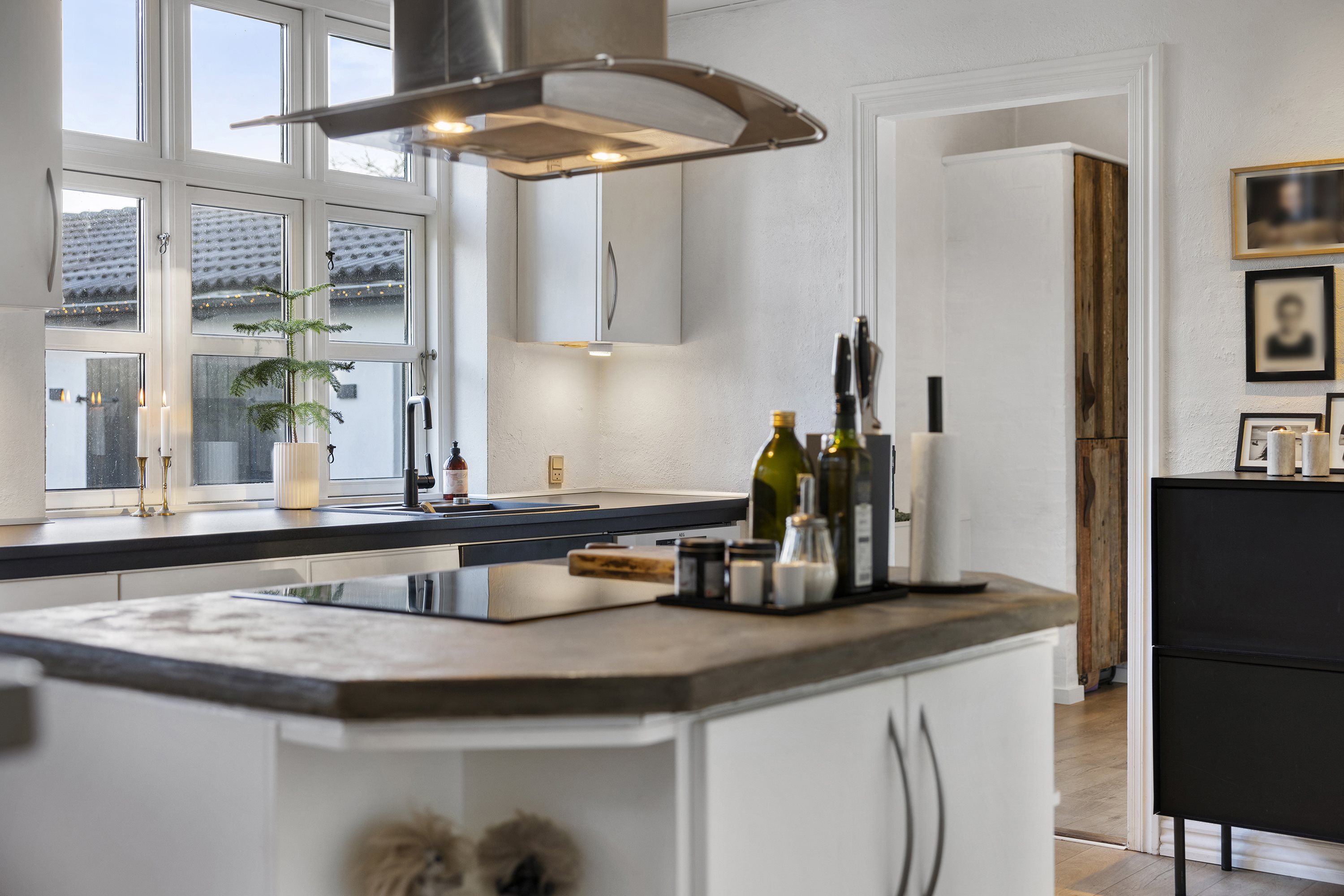 Fremhævet køkken billede i fuldskærmstilstand. Billede af Smedievejen 5, 9800 Hjørring