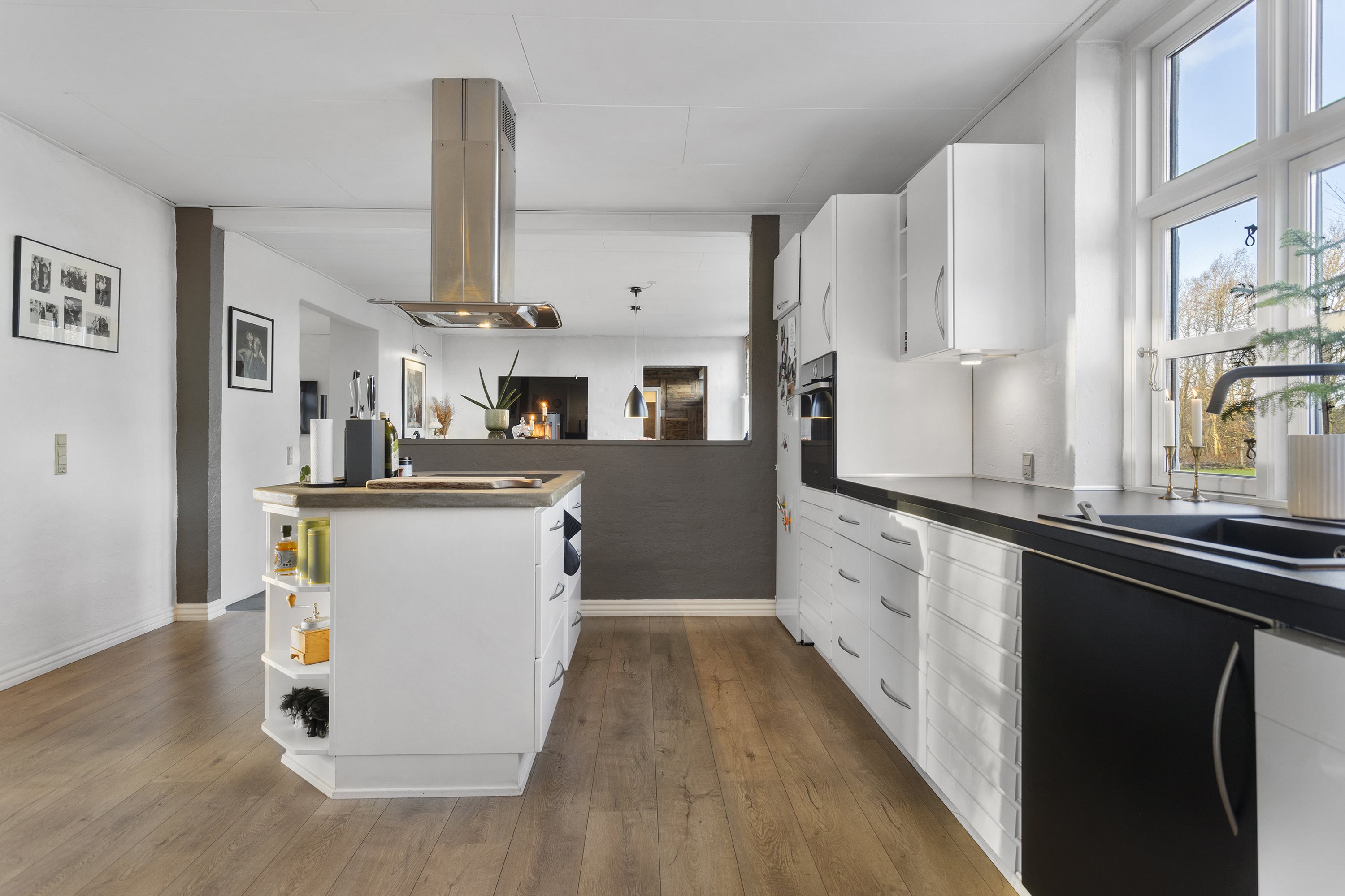 Fremhævet køkken billede i fuldskærmstilstand. Billede af Smedievejen 5, 9800 Hjørring