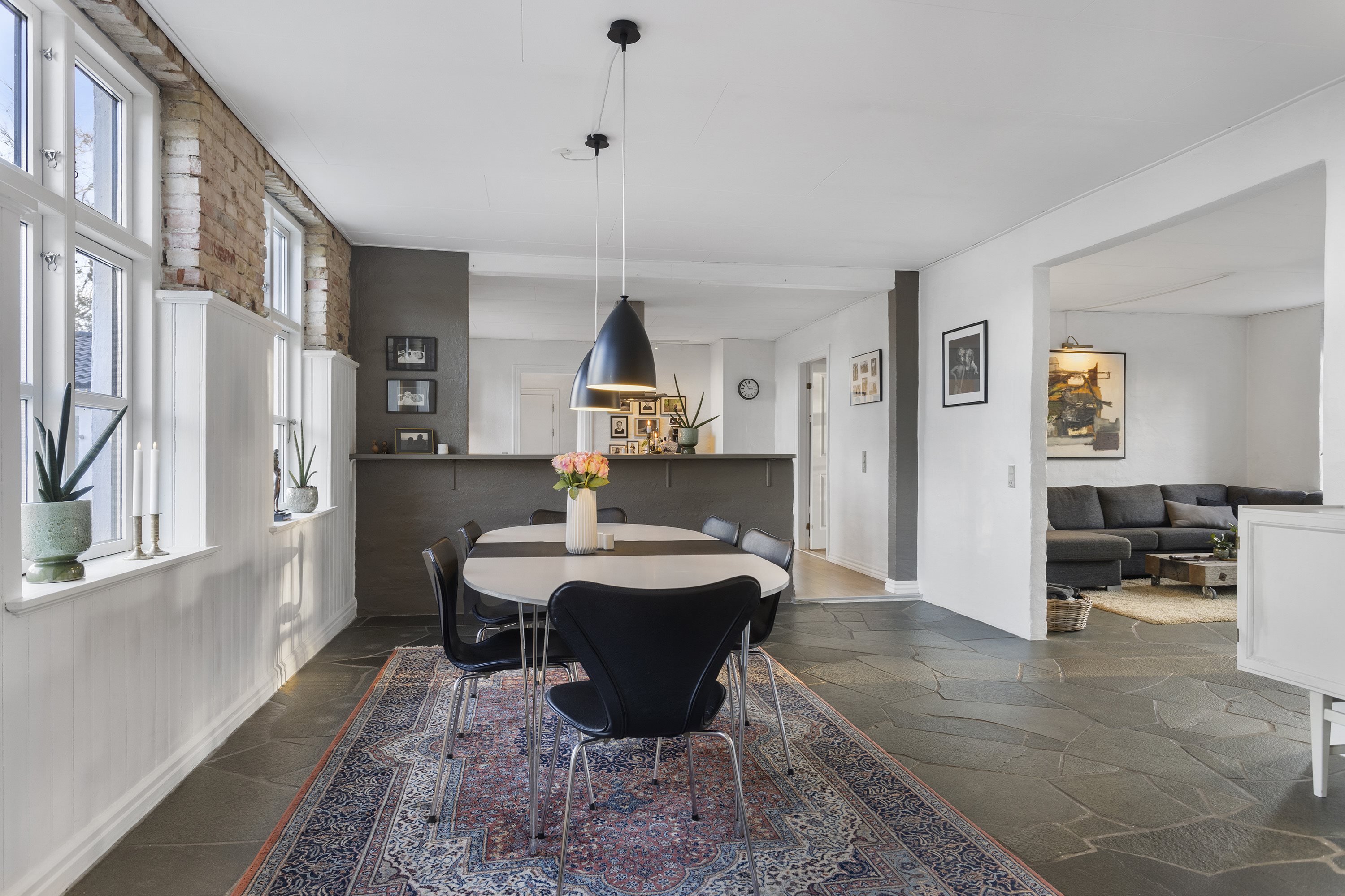 Fremhævet køkken alrum billede i fuldskærmstilstand. Billede af Smedievejen 5, 9800 Hjørring