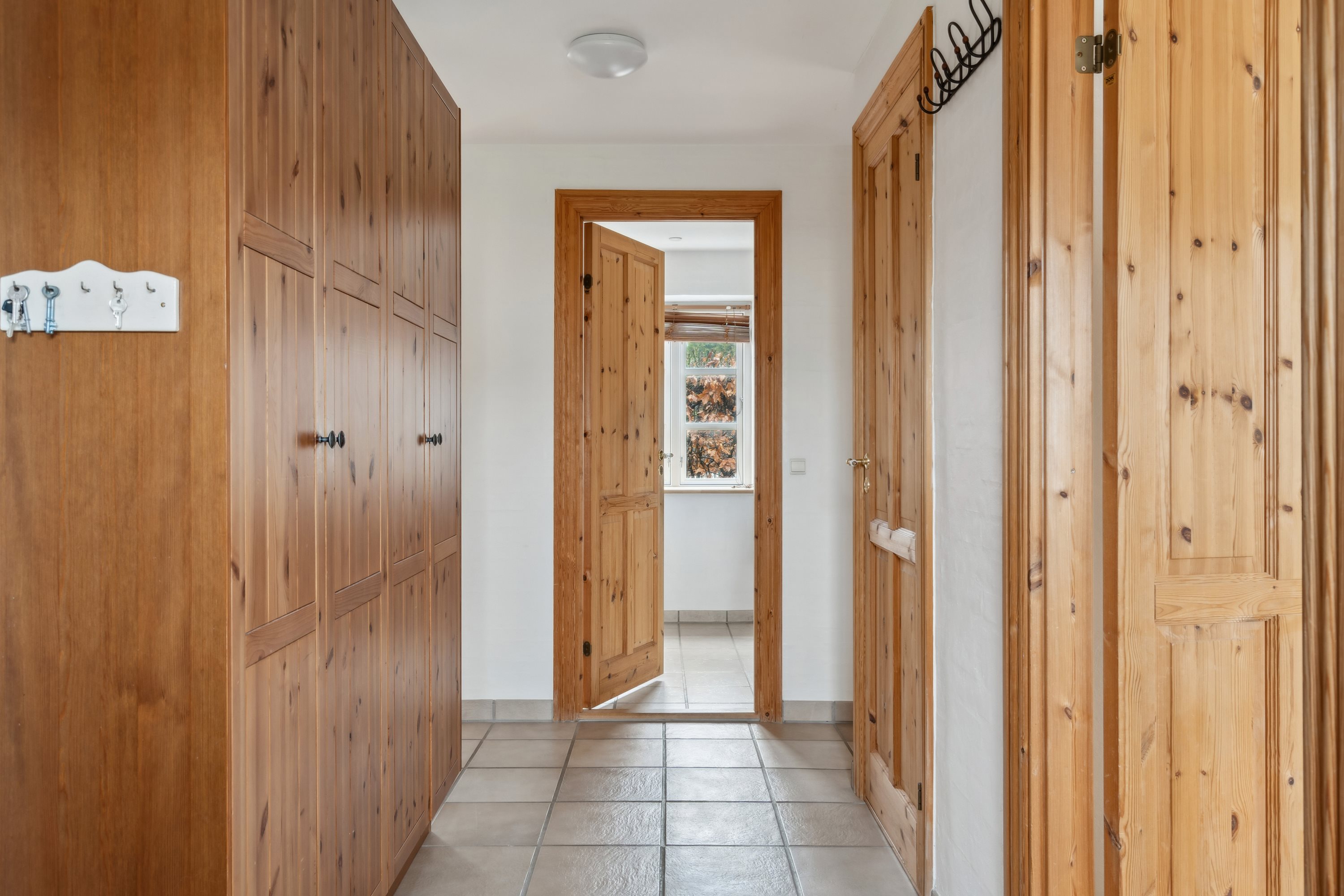 Fremhævet gang billede i fuldskærmstilstand. Billede af Højskolevej 2A, 9760 Vrå