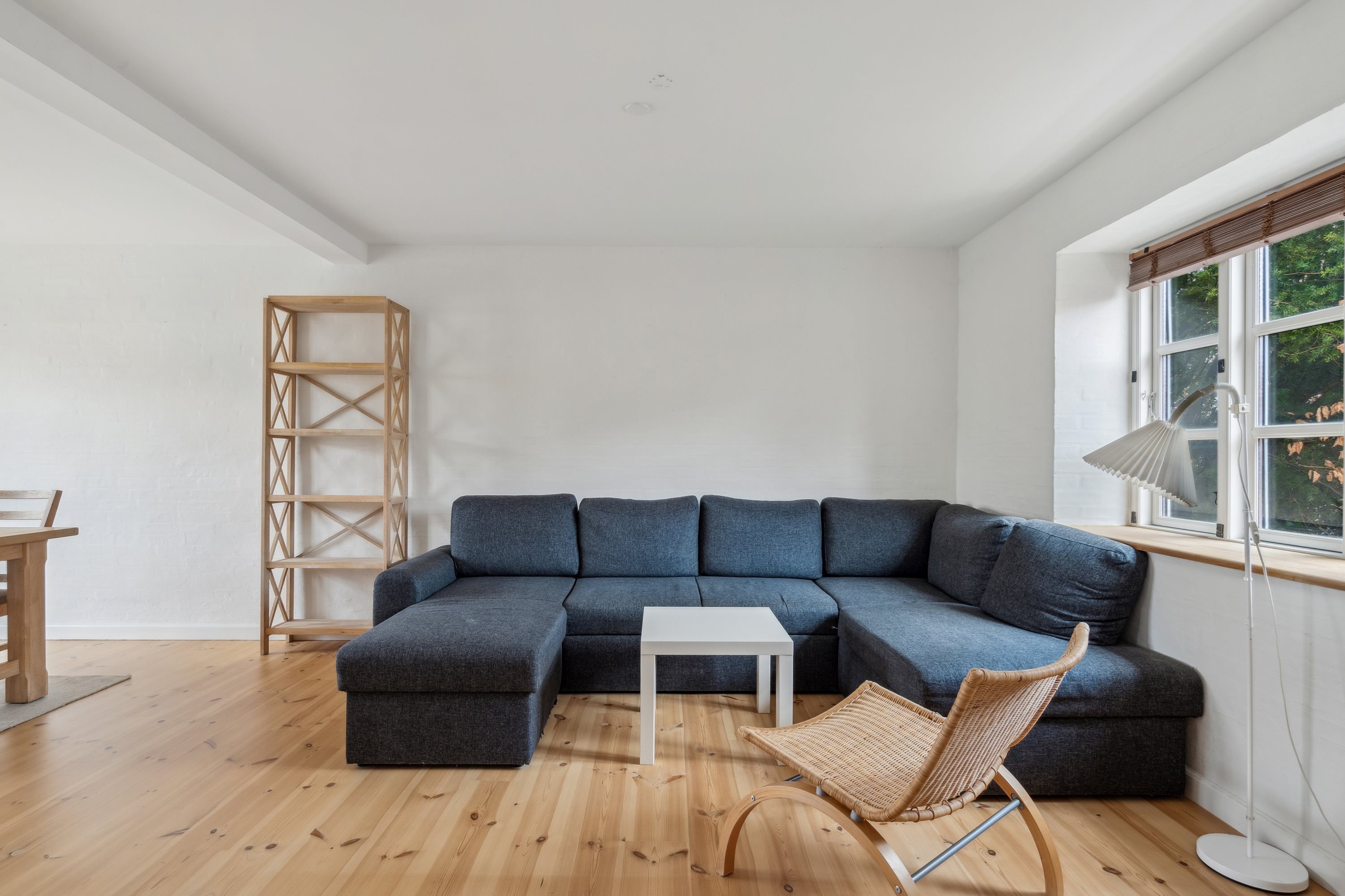 Fremhævet stue billede i fuldskærmstilstand. Billede af Højskolevej 2A, 9760 Vrå