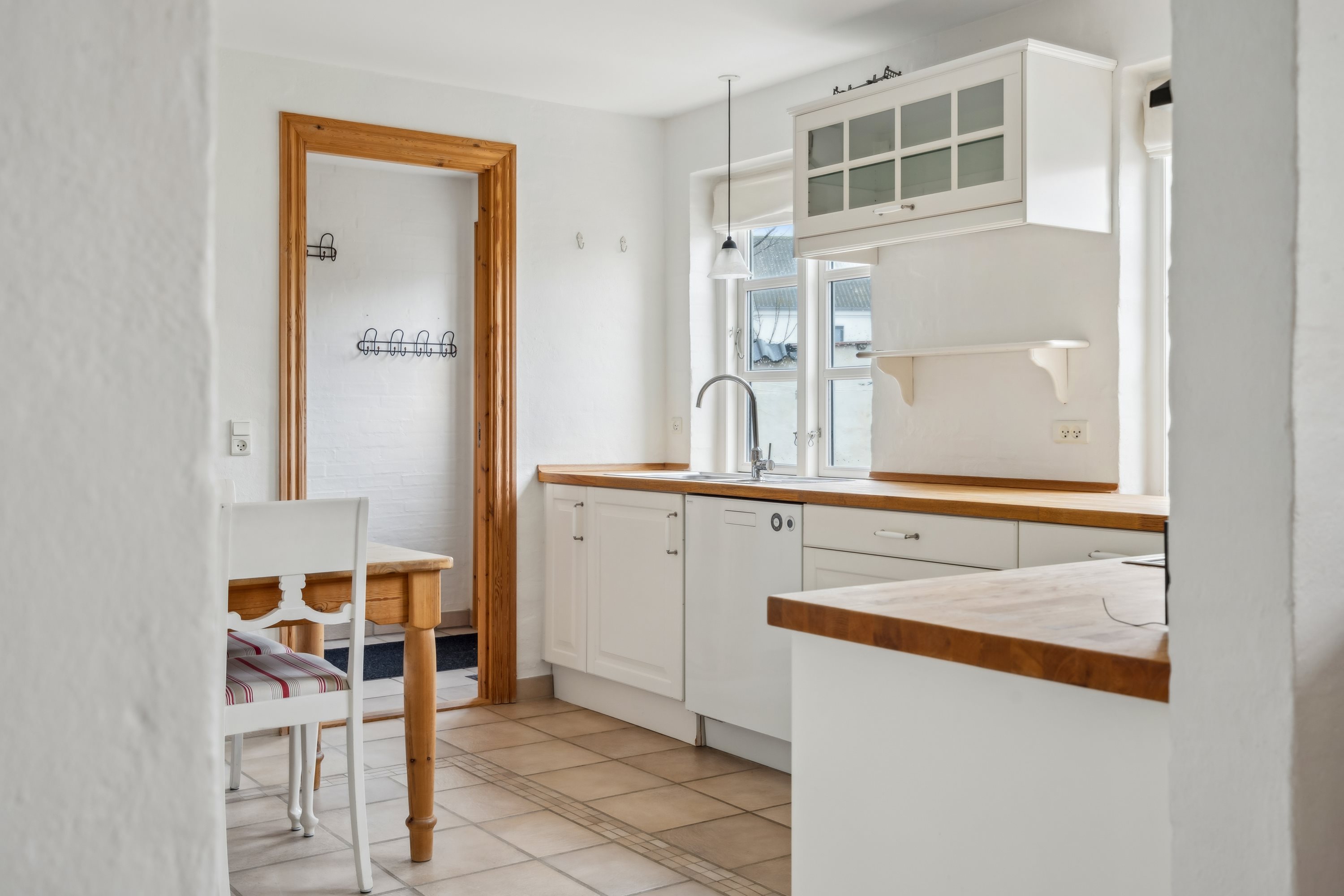 Miniaturebillede 2: køkken. Billede af Højskolevej 2A, 9760 Vrå