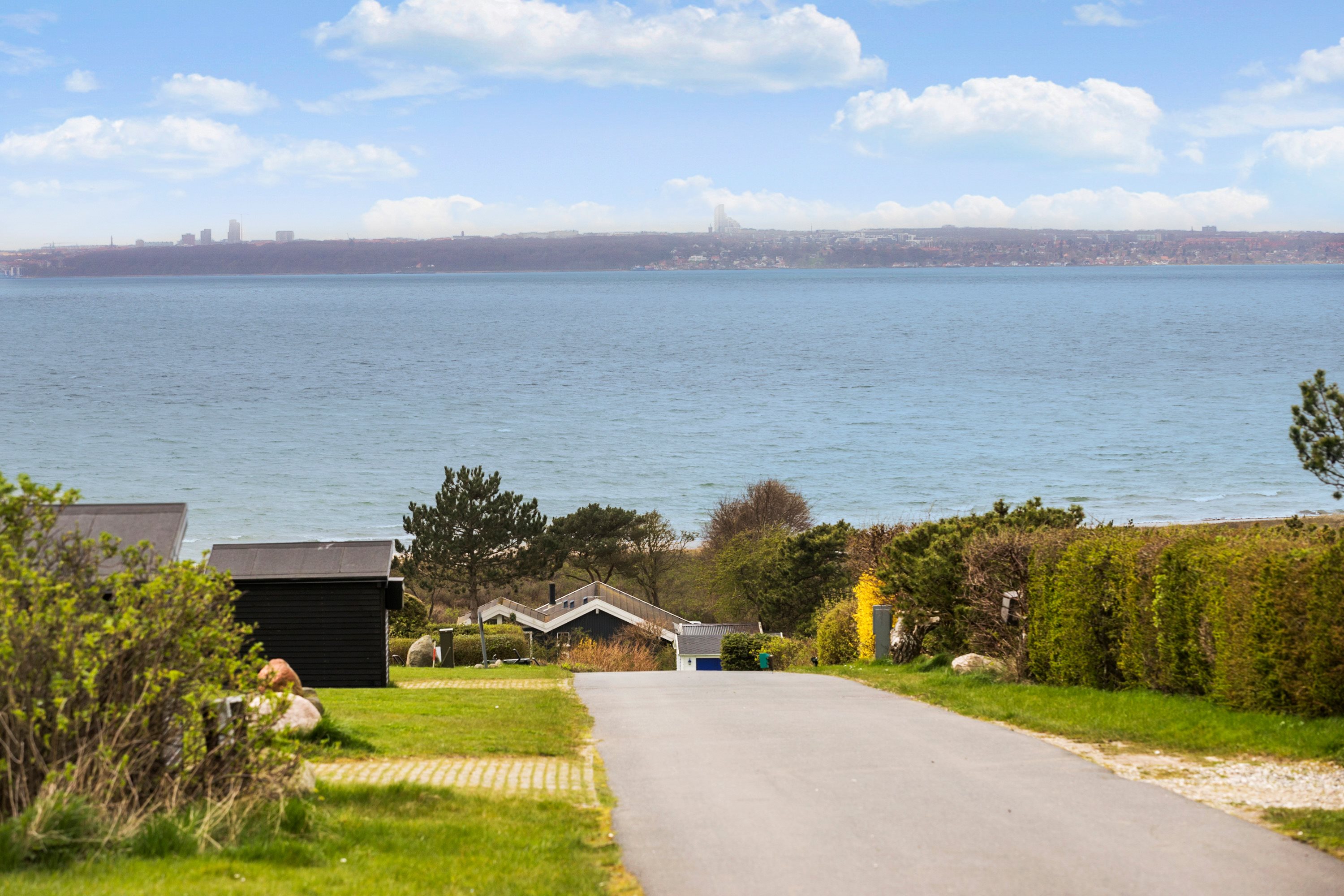 Miniaturebillede 1: . Billede af Lerbakken 16, Skødshoved Strand, 8420 Knebel