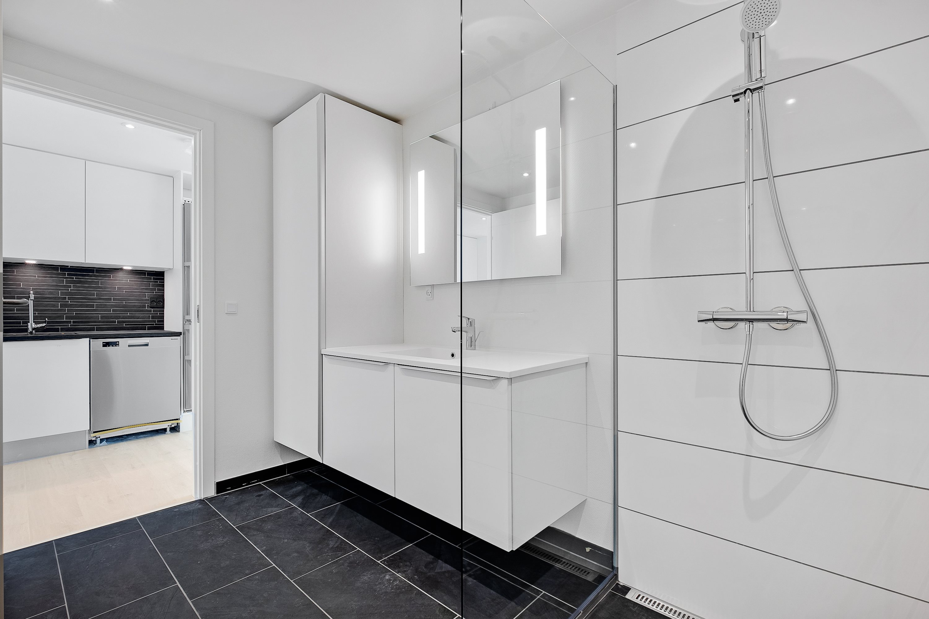 Fremhævet  billede i fuldskærmstilstand. Billede af Vindegade 144, 1. 1., 5000 Odense C