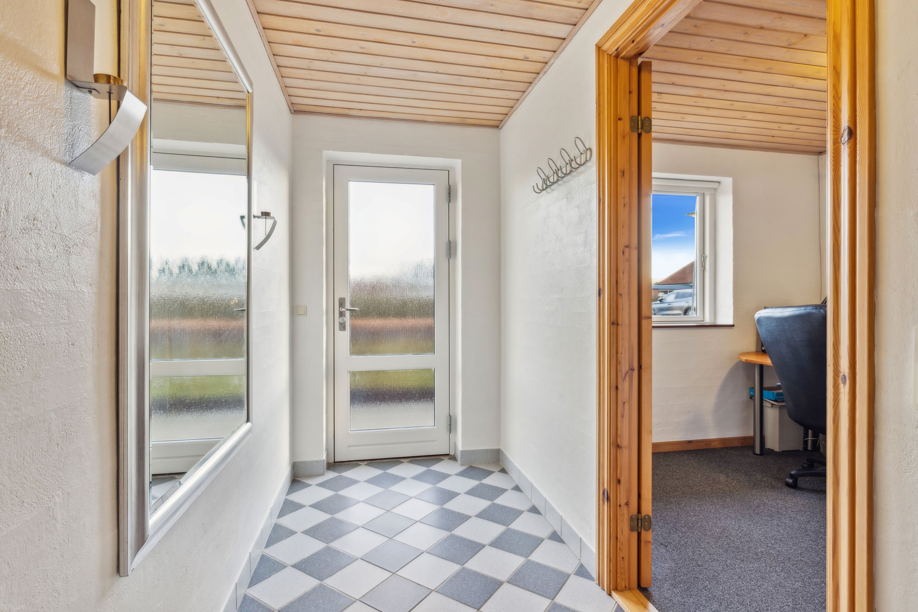 Fremhævet gang billede i fuldskærmstilstand. Billede af Møllevangen 34, Bønnerup Strand, 8585 Glesborg