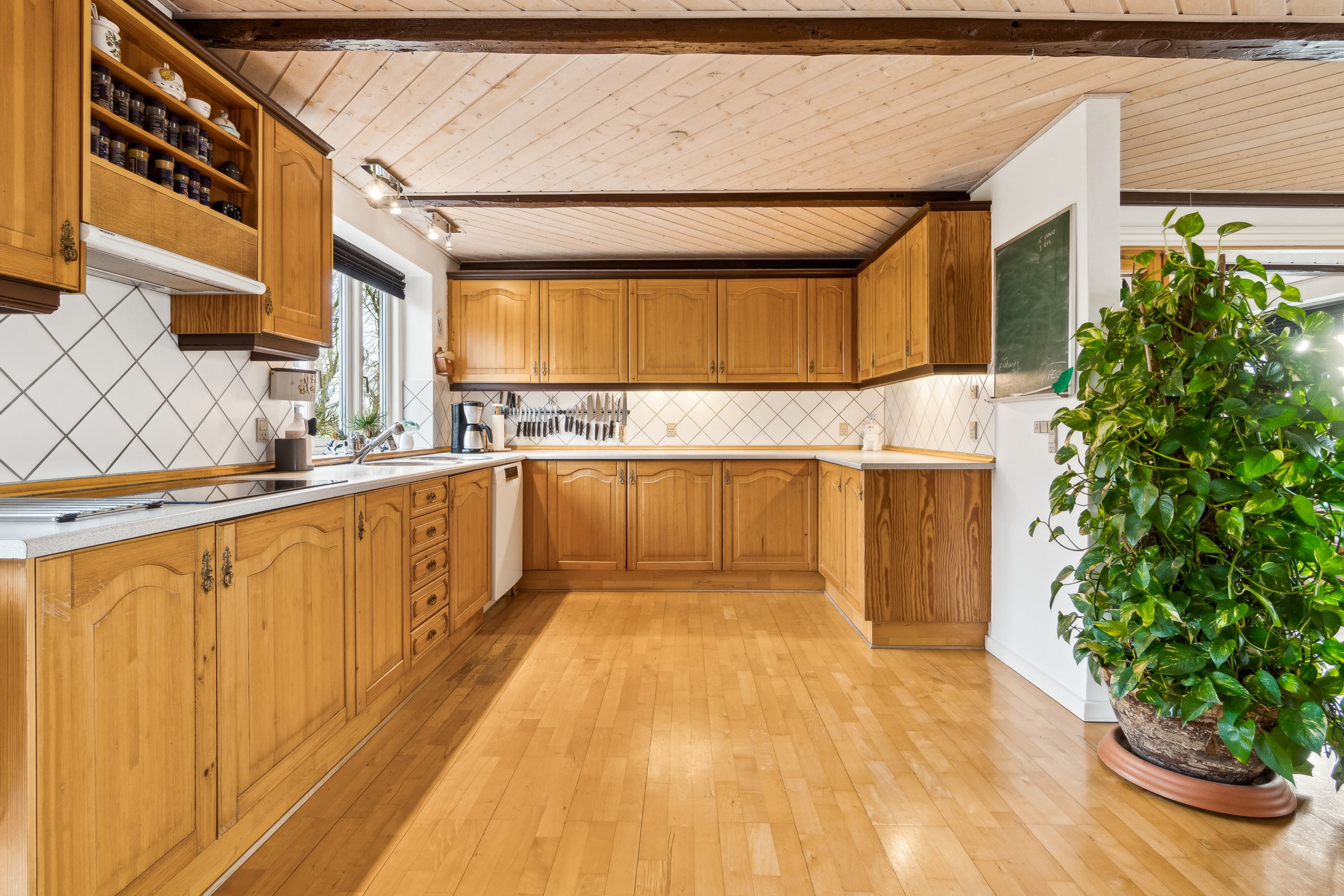 Fremhævet køkken billede i fuldskærmstilstand. Billede af Kystvejen 81, 7755 Bedsted Thy