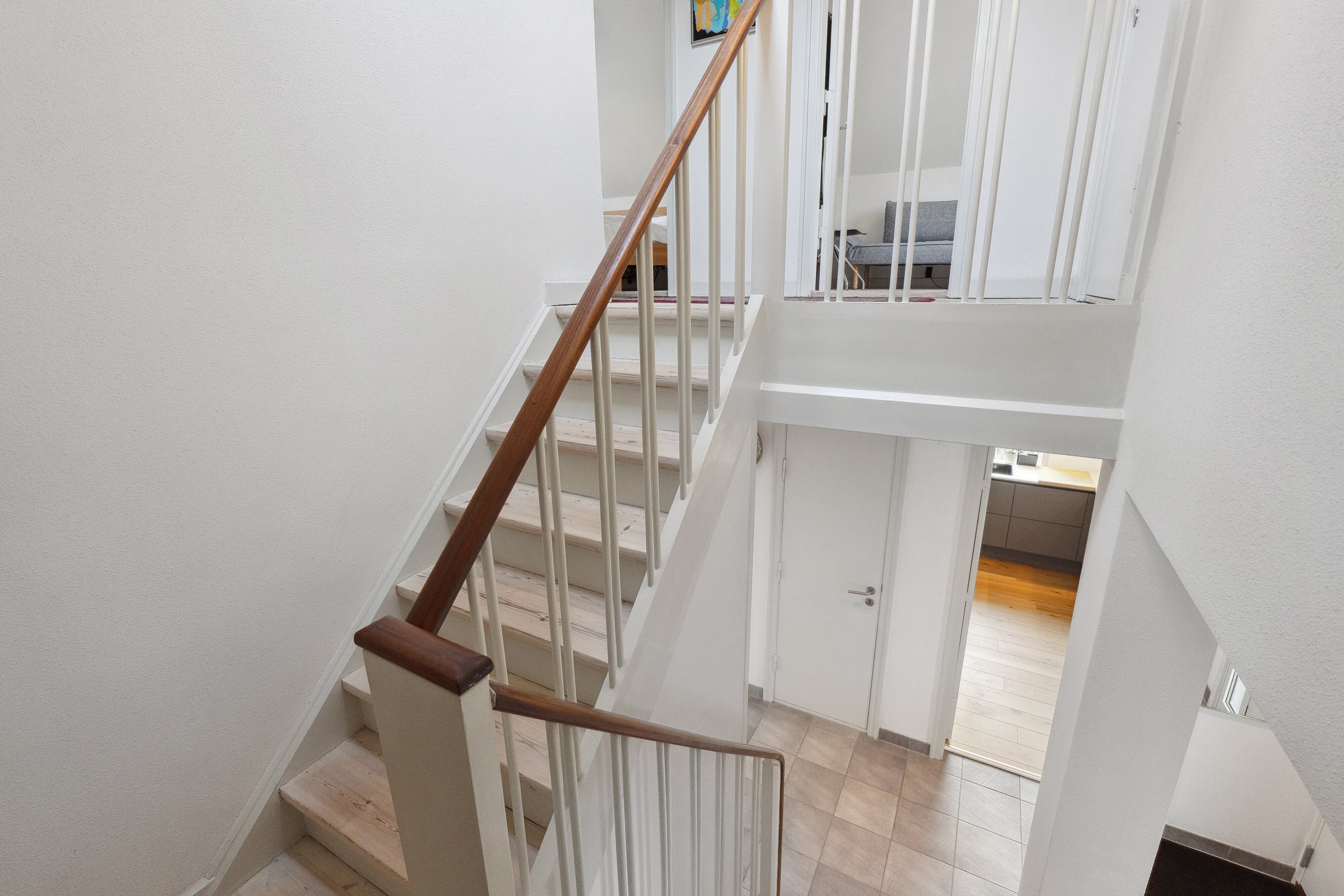 Fremhævet trappe billede i fuldskærmstilstand. Billede af Møllevænget 21, 9870 Sindal