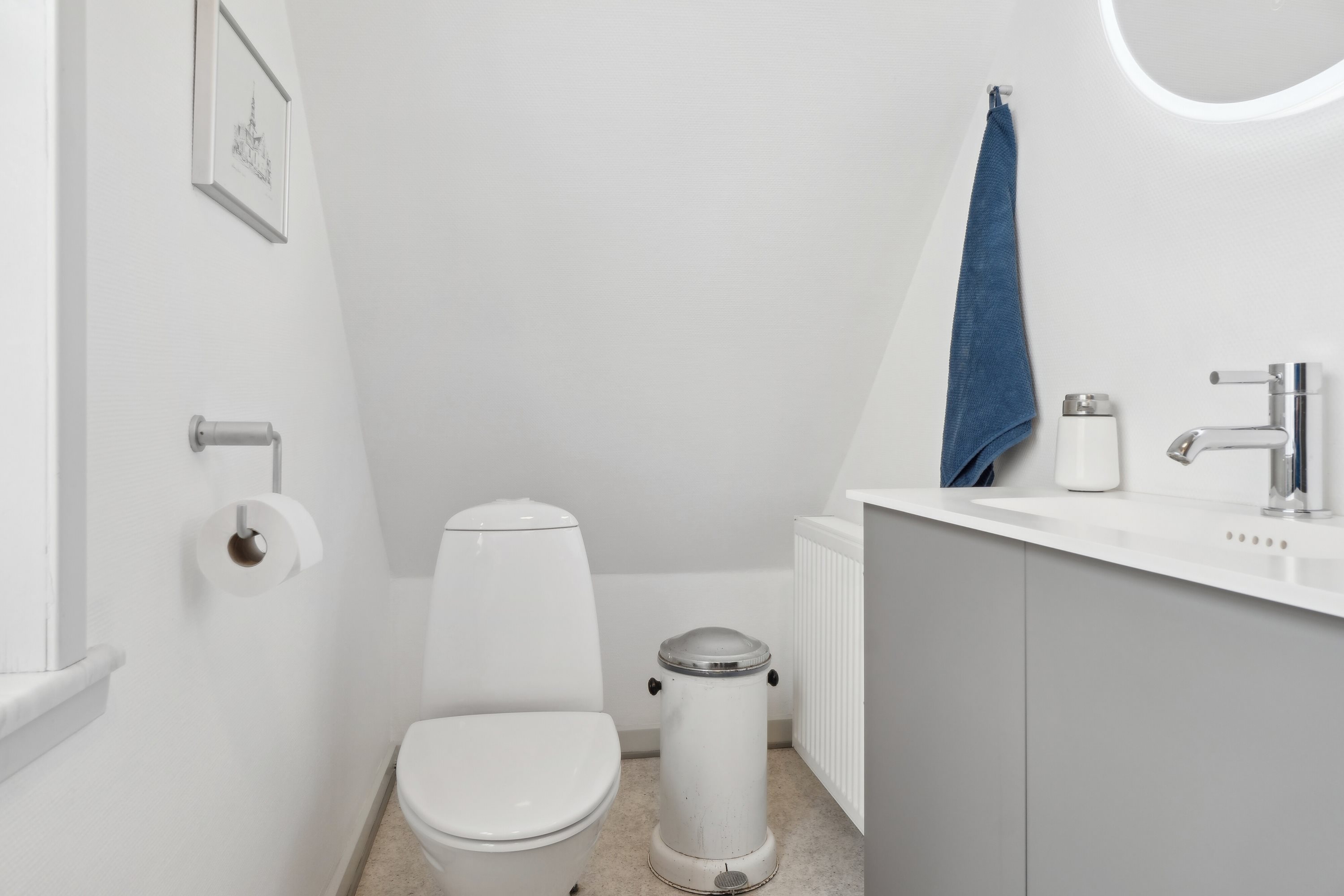 Fremhævet toilet billede i fuldskærmstilstand. Billede af Møllevænget 21, 9870 Sindal