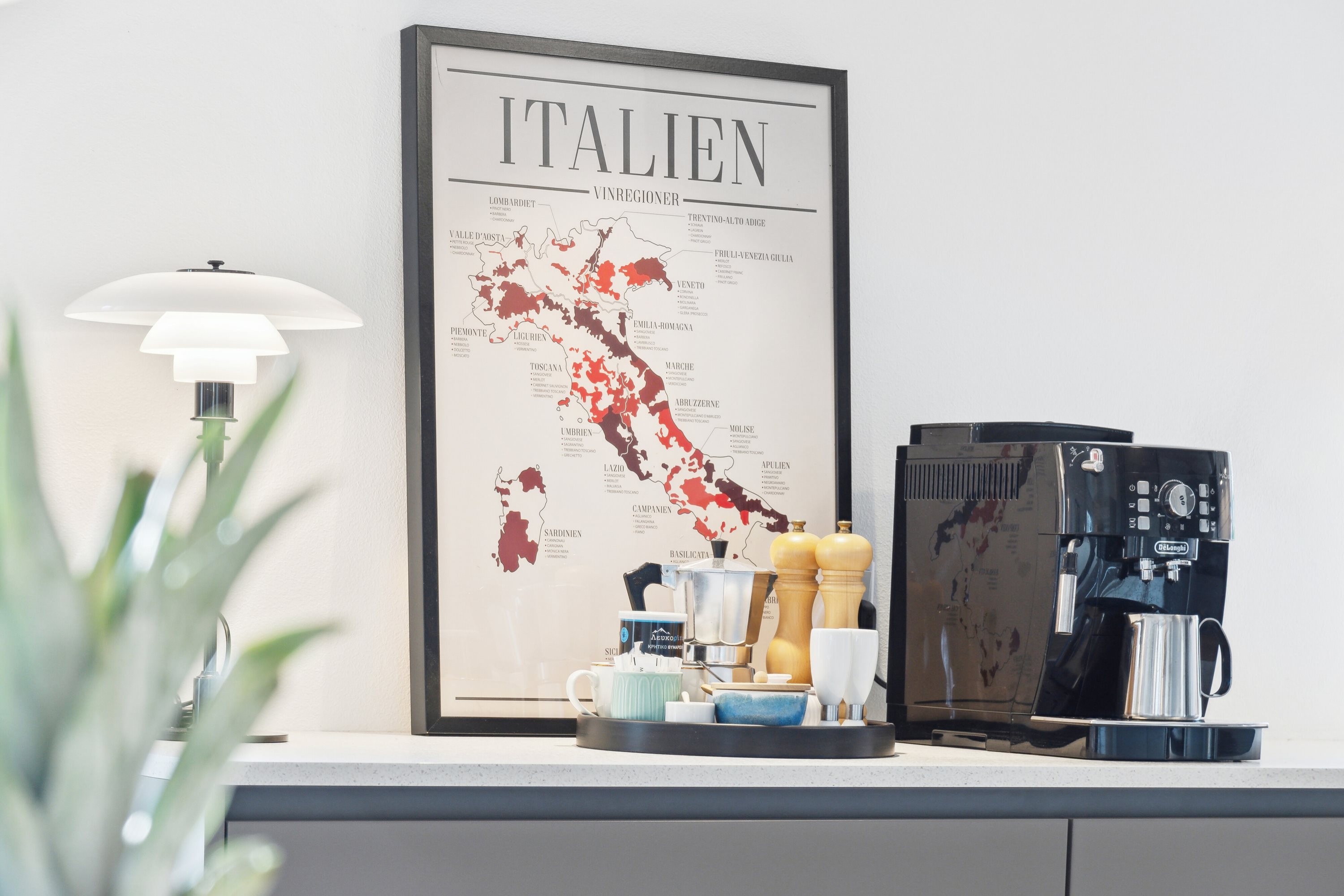 Fremhævet køkken billede i fuldskærmstilstand. Billede af Møllevænget 21, 9870 Sindal