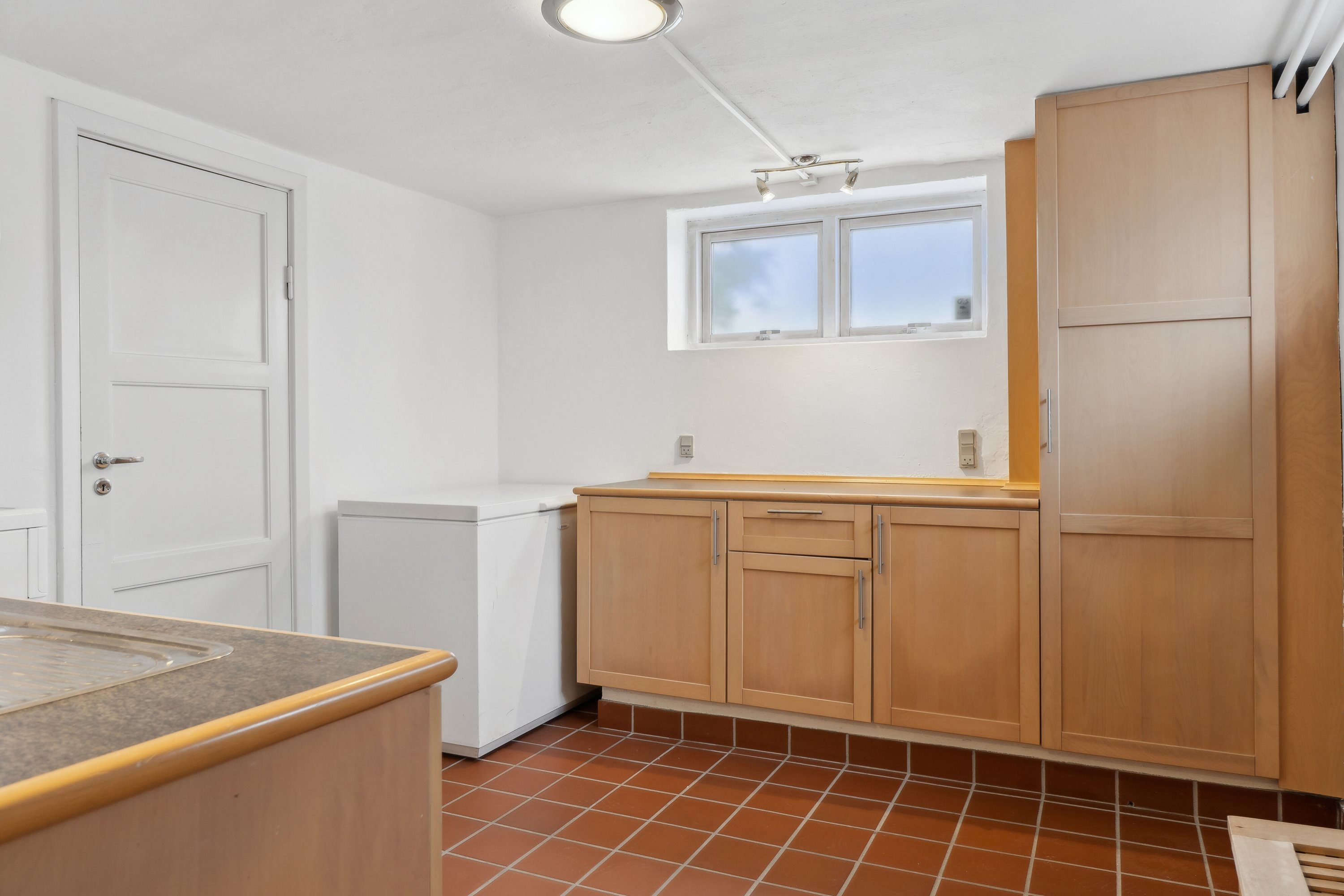 Fremhævet køkken billede i fuldskærmstilstand. Billede af Møllevænget 21, 9870 Sindal