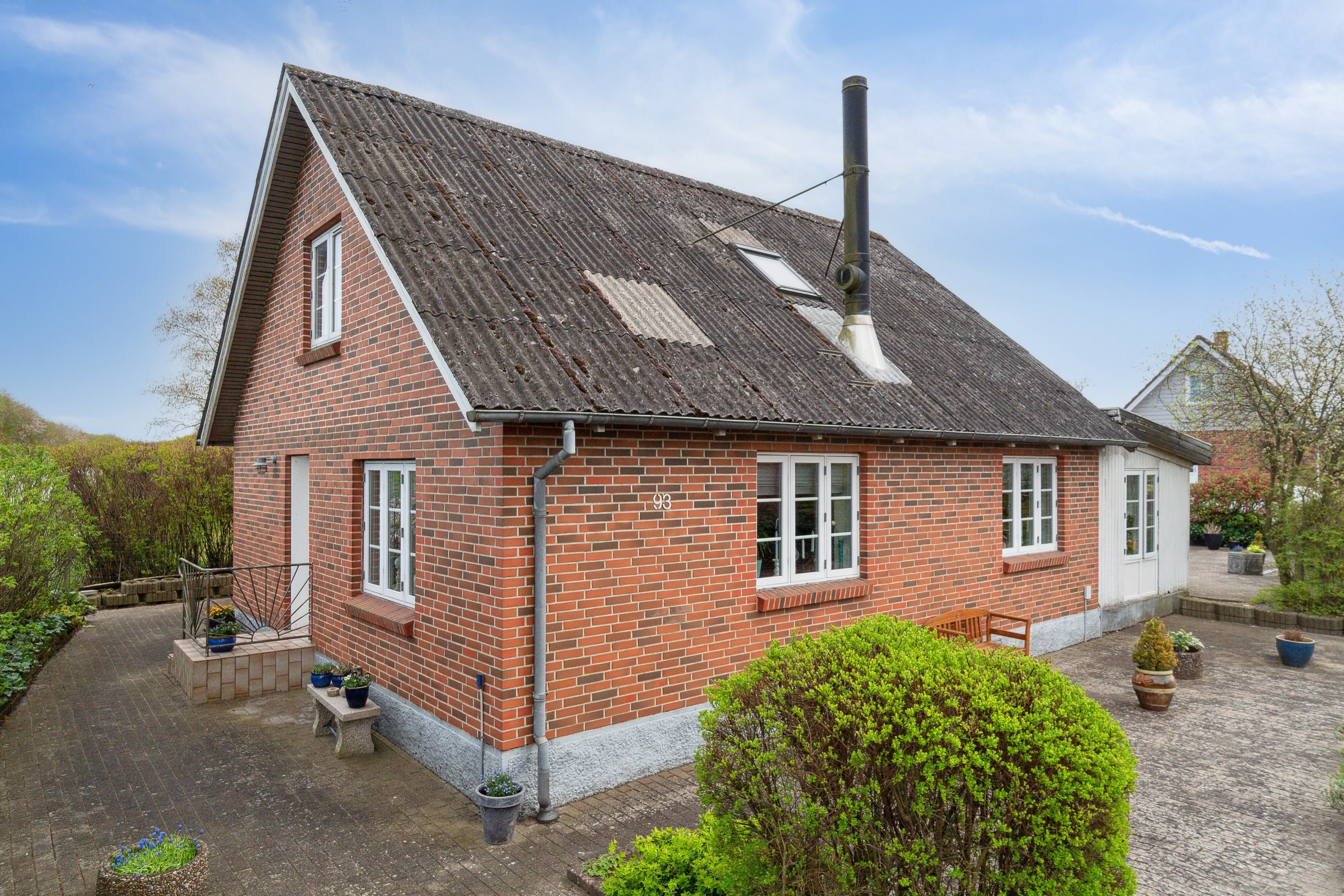 Fremhævet set fra vejen billede i fuldskærmstilstand. Billede af Bjerregravvej 93, Øster Bjerregrav, 8920 Randers NV