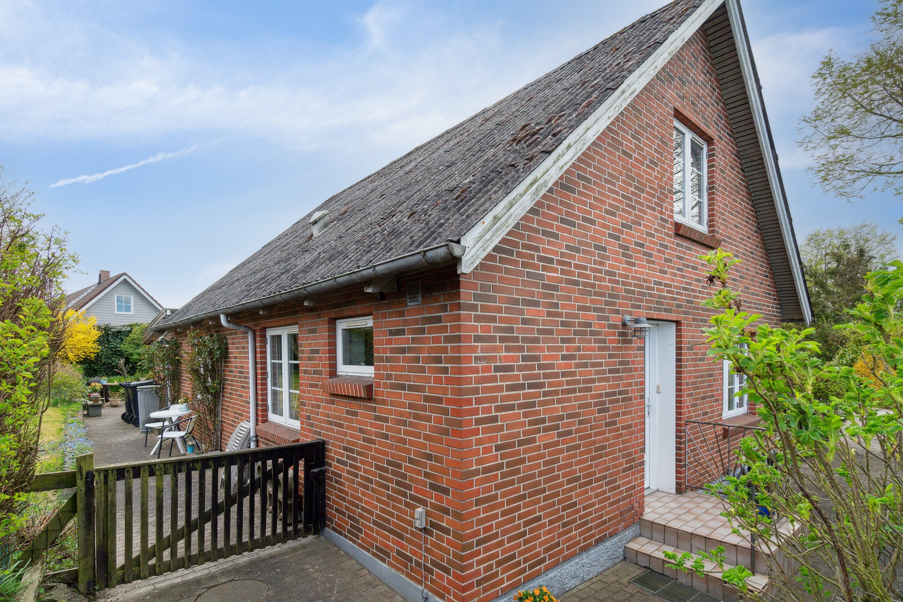 Miniaturebillede 2: set fra haven. Billede af Bjerregravvej 93, Øster Bjerregrav, 8920 Randers NV