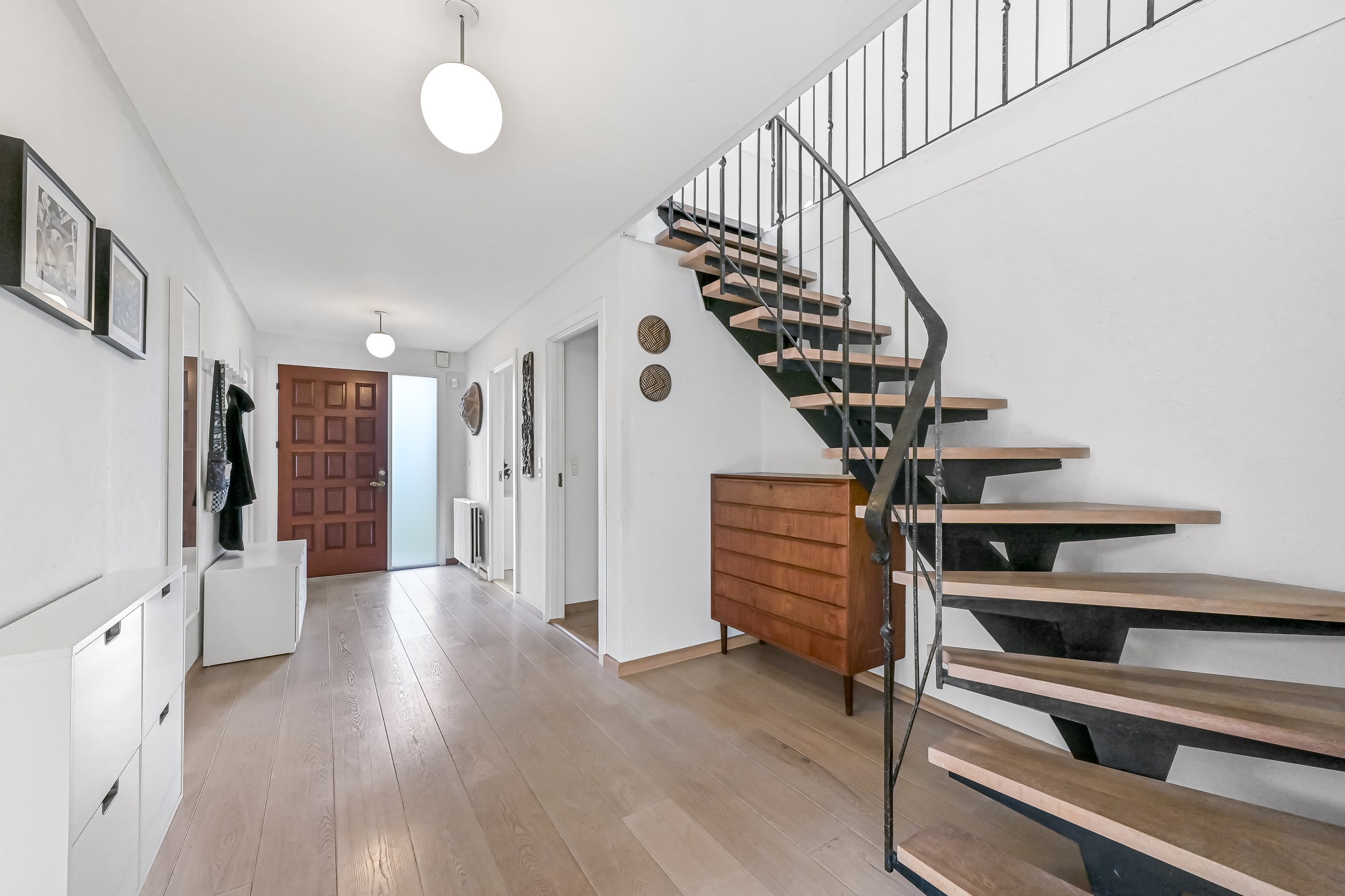 Fremhævet hall billede i fuldskærmstilstand. Billede af Linåvænget 2, 7451 Sunds