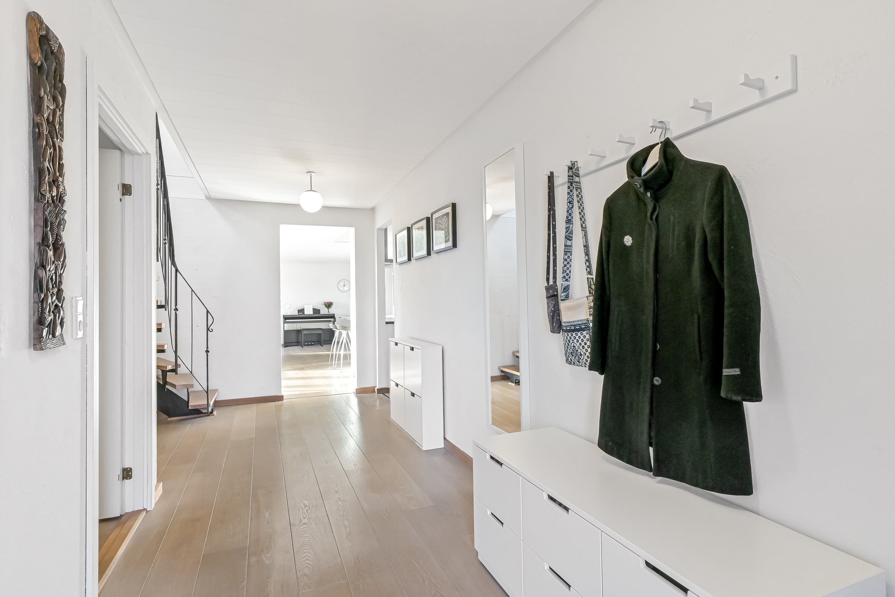 Fremhævet entré billede i fuldskærmstilstand. Billede af Linåvænget 2, 7451 Sunds