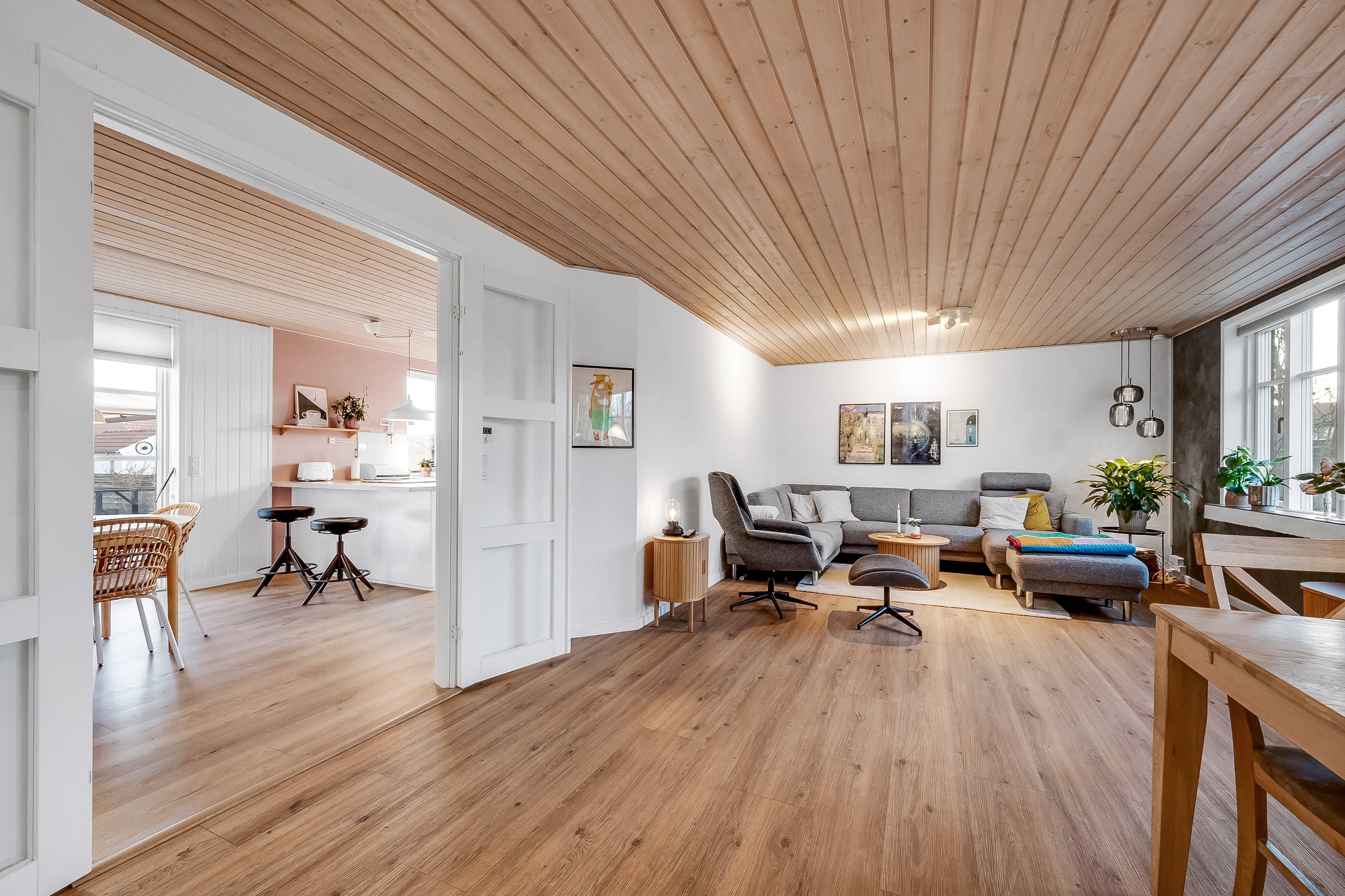 Fremhævet stue billede i fuldskærmstilstand. Billede af Vestervej 3, 6880 Tarm