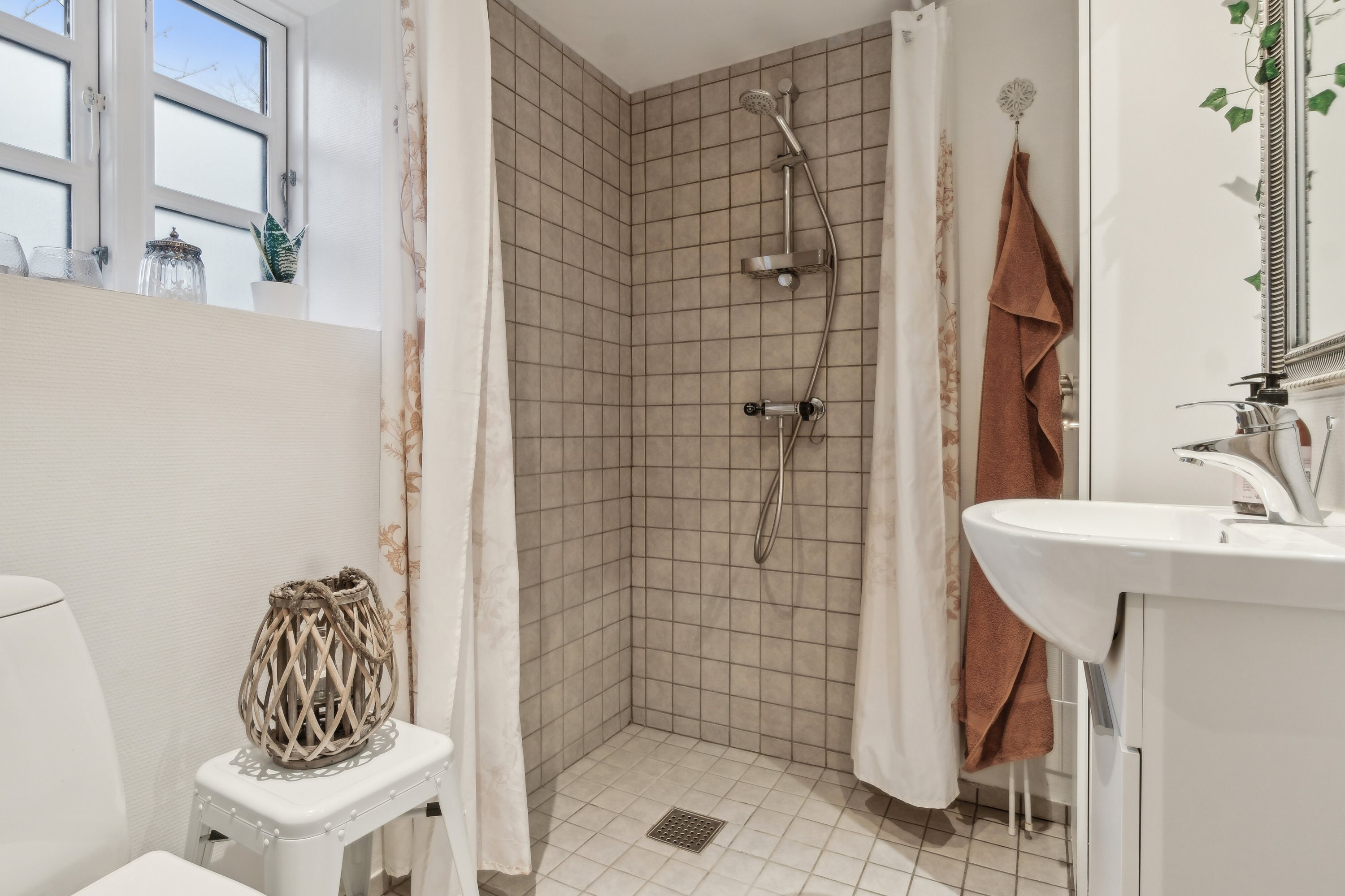 Fremhævet badeværelse billede i fuldskærmstilstand. Billede af Ringstedvej 181, 4300 Holbæk