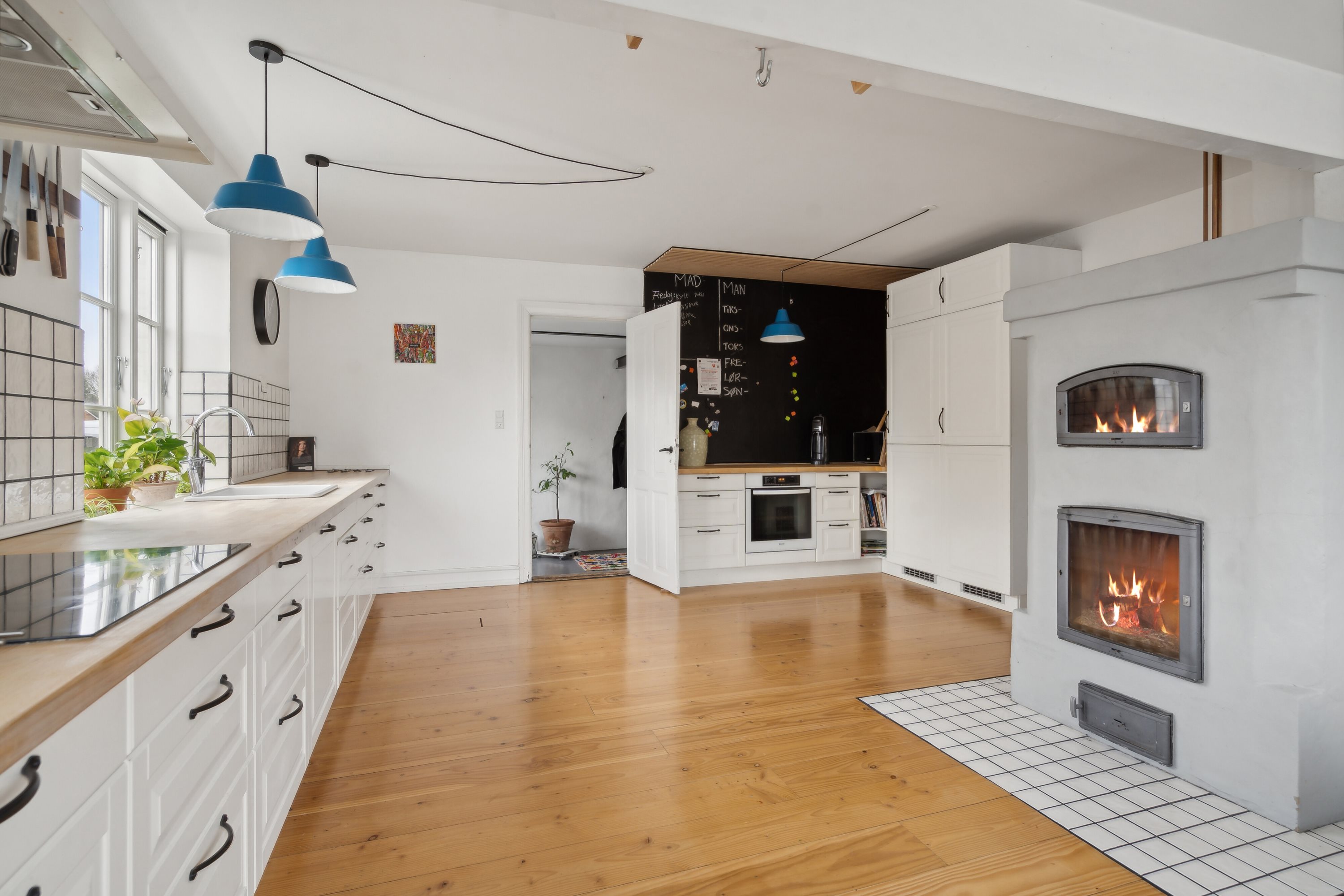 Fremhævet køkken billede i fuldskærmstilstand. Billede af Lunden 68, Bullerup, 5320 Agedrup