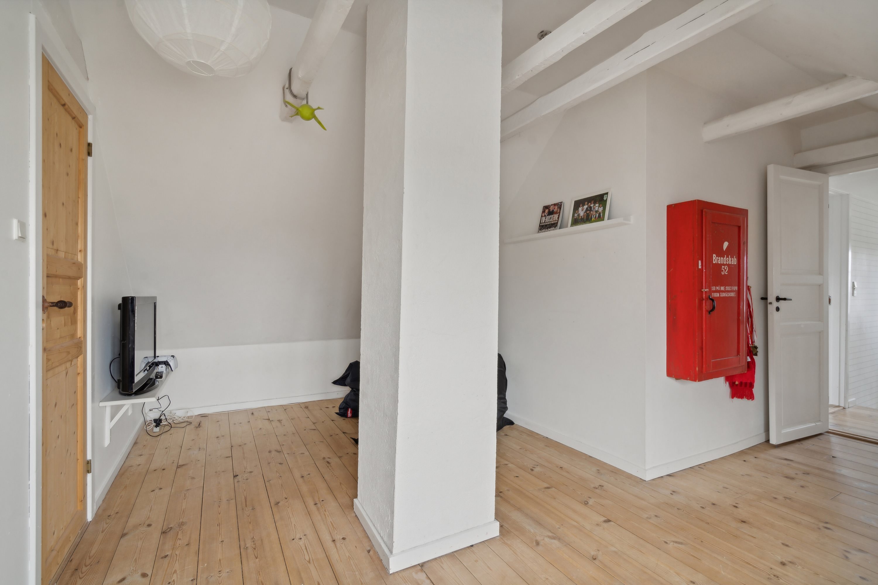 Fremhævet indendørs billede i fuldskærmstilstand. Billede af Lunden 68, Bullerup, 5320 Agedrup