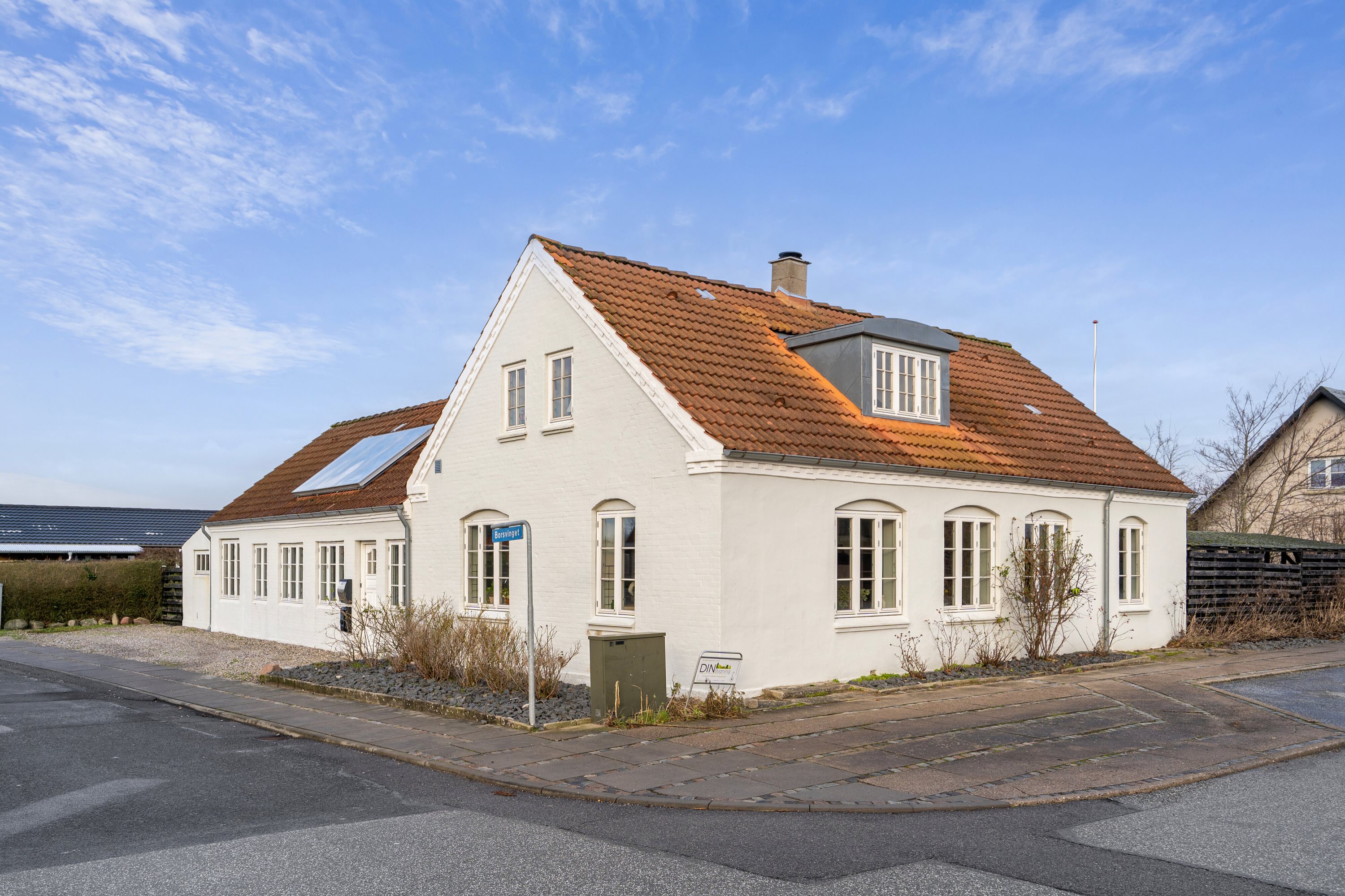 Fremhævet set fra vejen billede i fuldskærmstilstand. Billede af Lunden 68, Bullerup, 5320 Agedrup