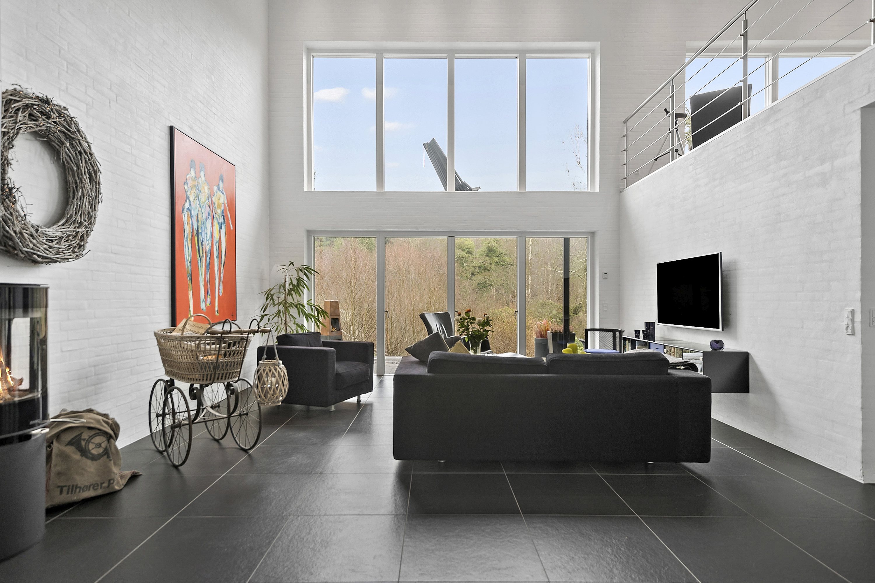 Fremhævet stue billede i fuldskærmstilstand. Billede af Svinballevej 45+47, Sondrup, 8350 Hundslund